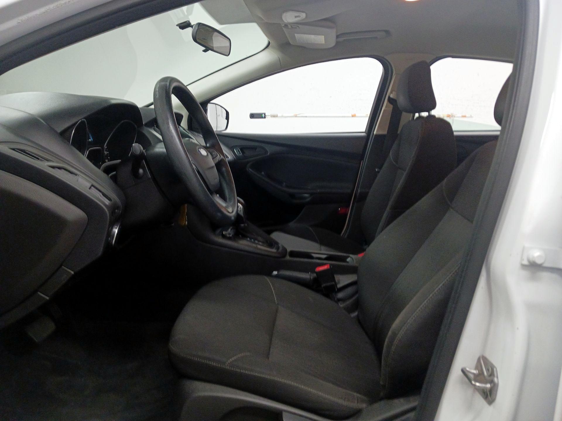 Thumbnail: 2017 Ford Focus - 9