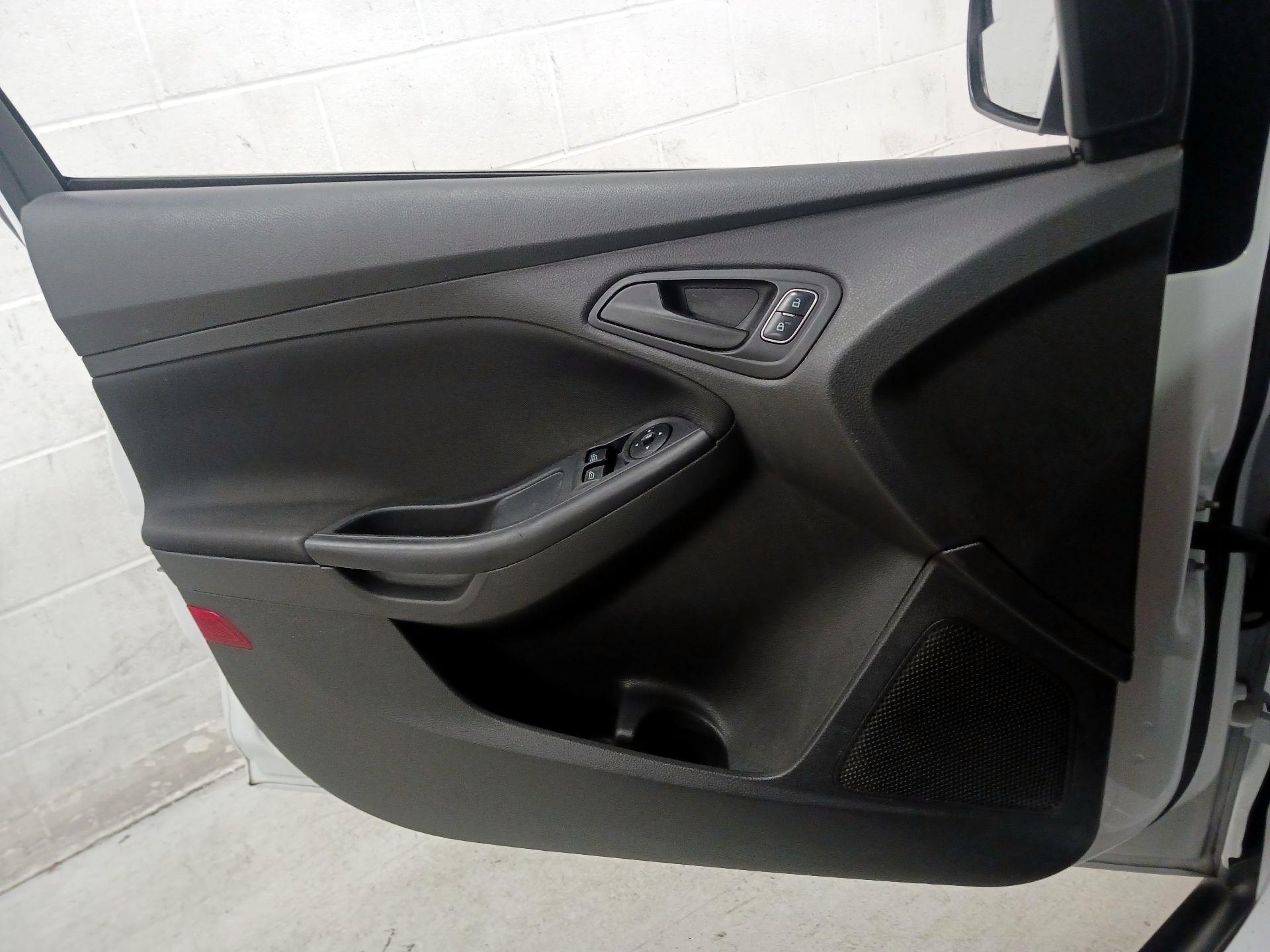 Thumbnail: 2017 Ford Focus - 10