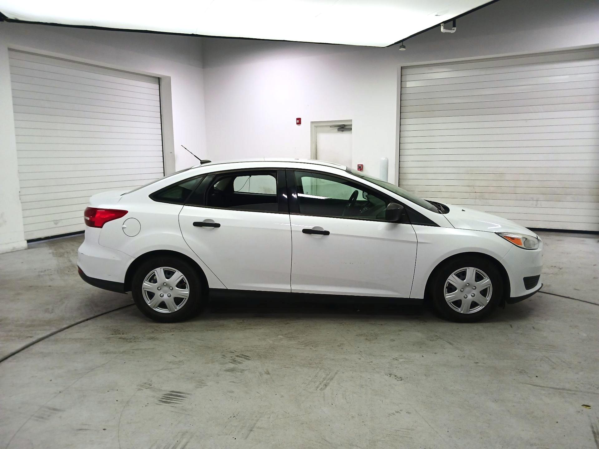 Thumbnail: 2017 Ford Focus - 4