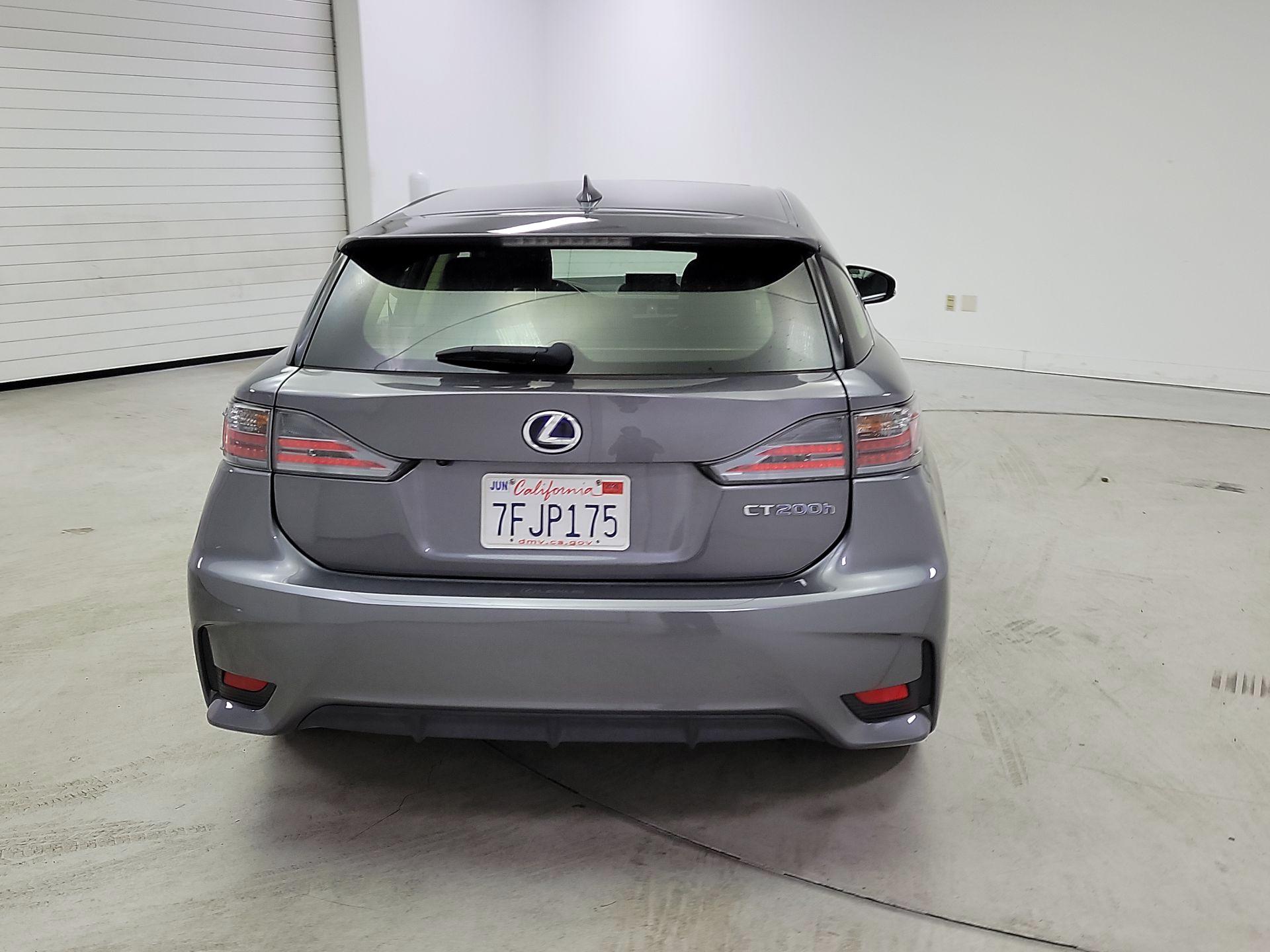 Thumbnail: 2014 Lexus CT - 6