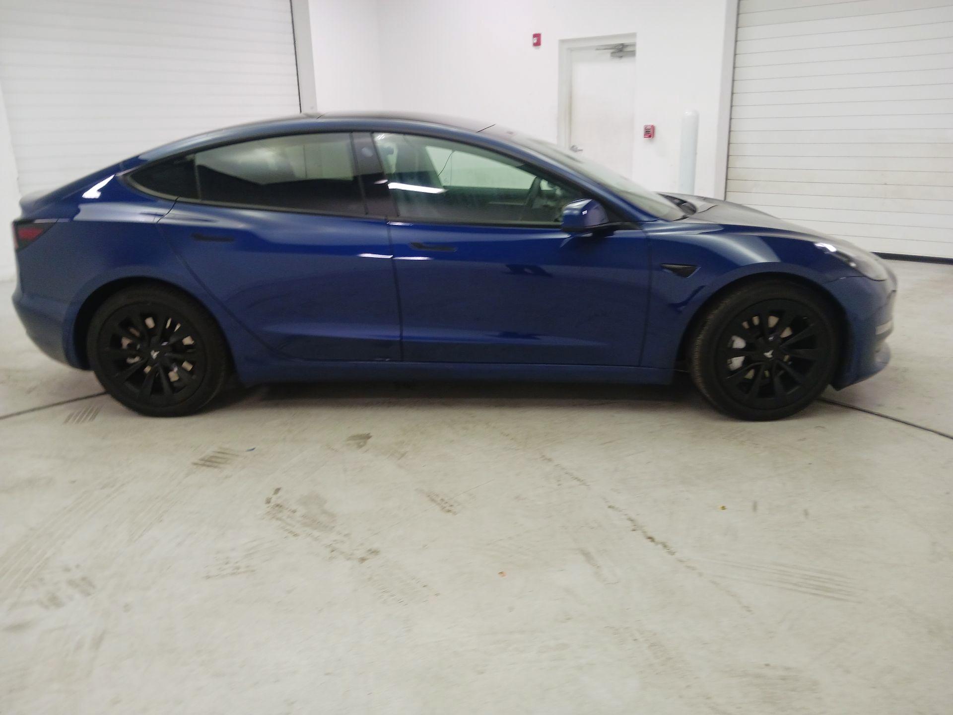 Thumbnail: 2021 Tesla Model 3 - 4