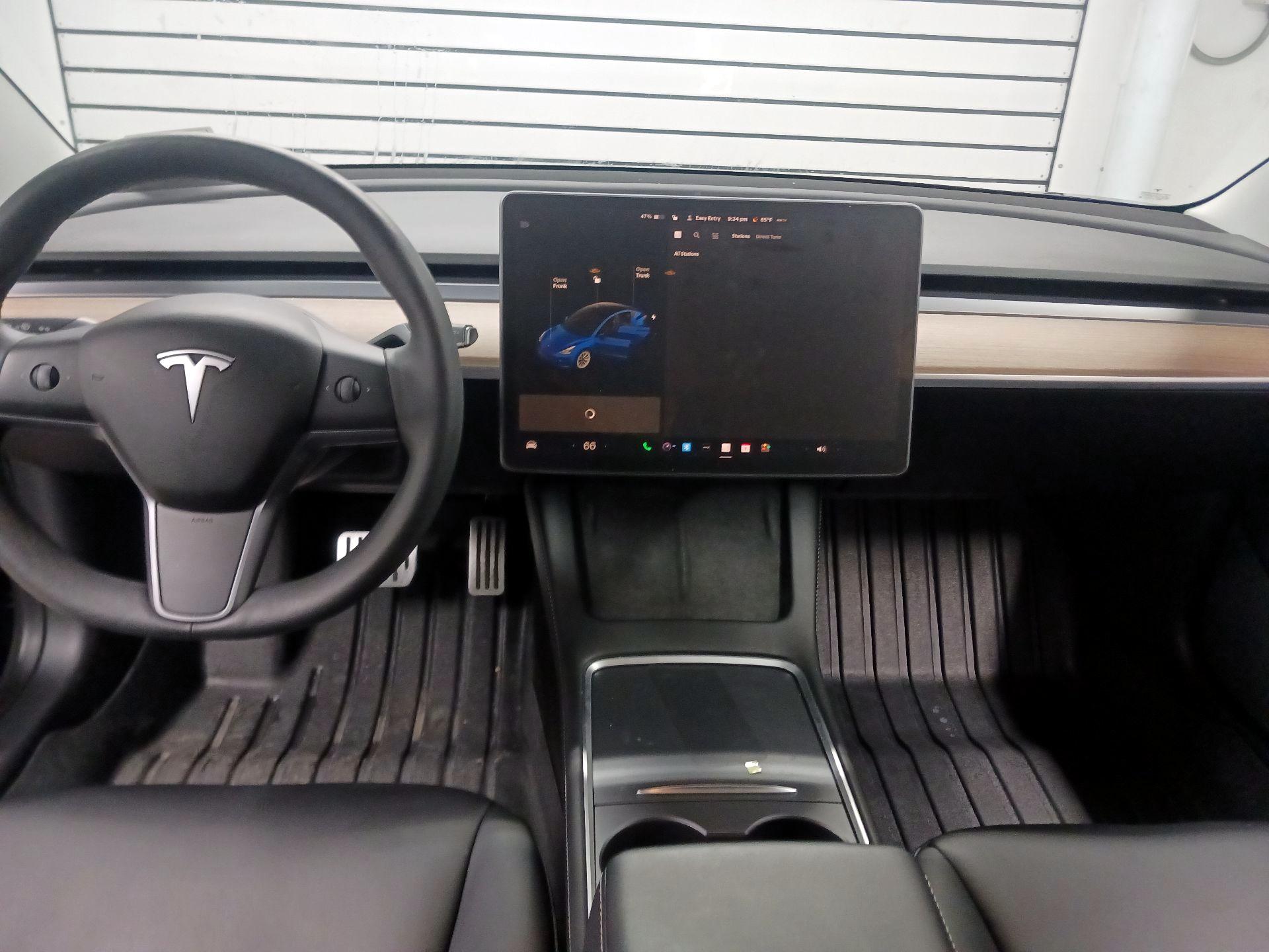 Thumbnail: 2021 Tesla Model 3 - 8