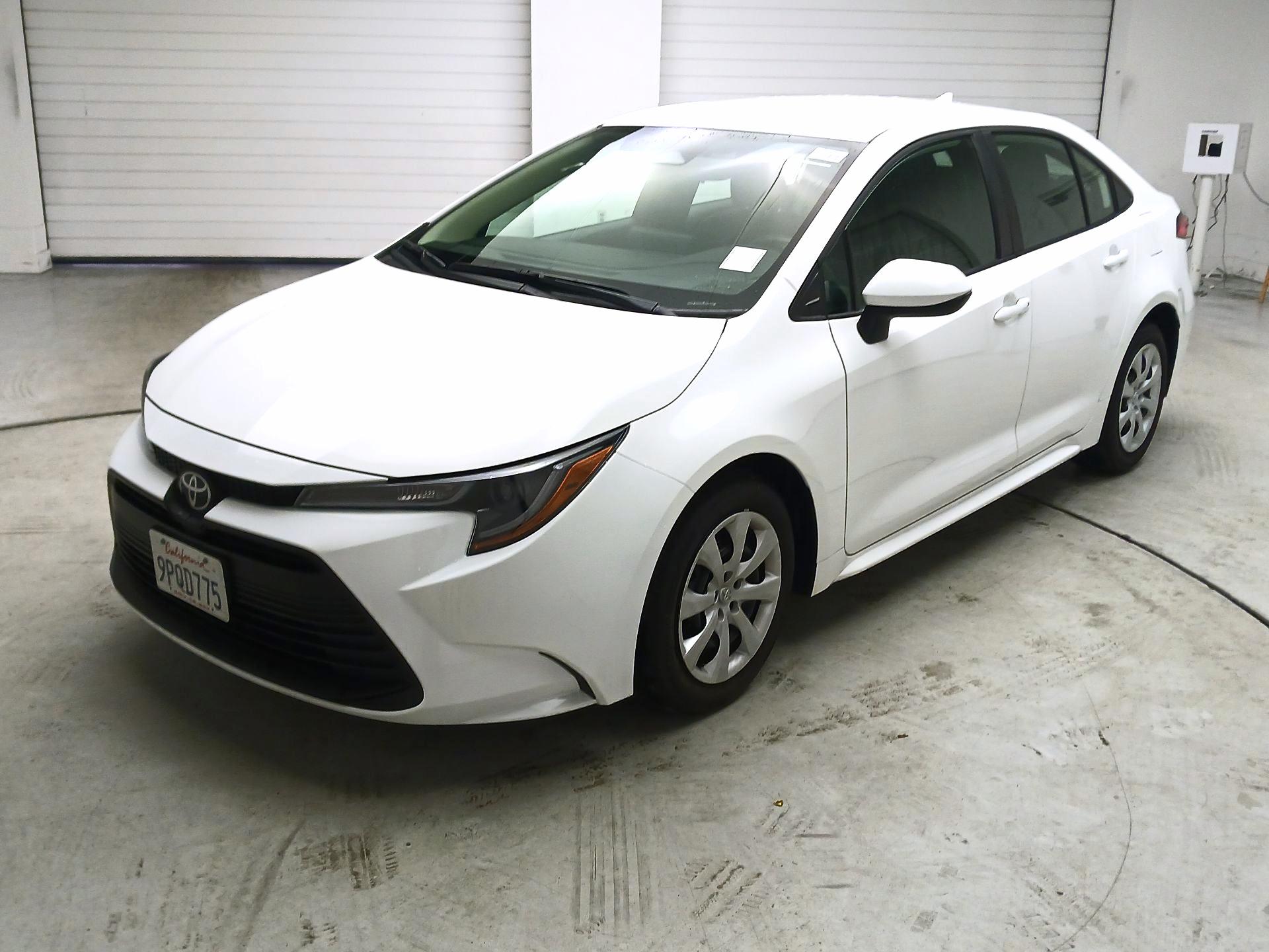 Thumbnail: 2025 Toyota Corolla - 3