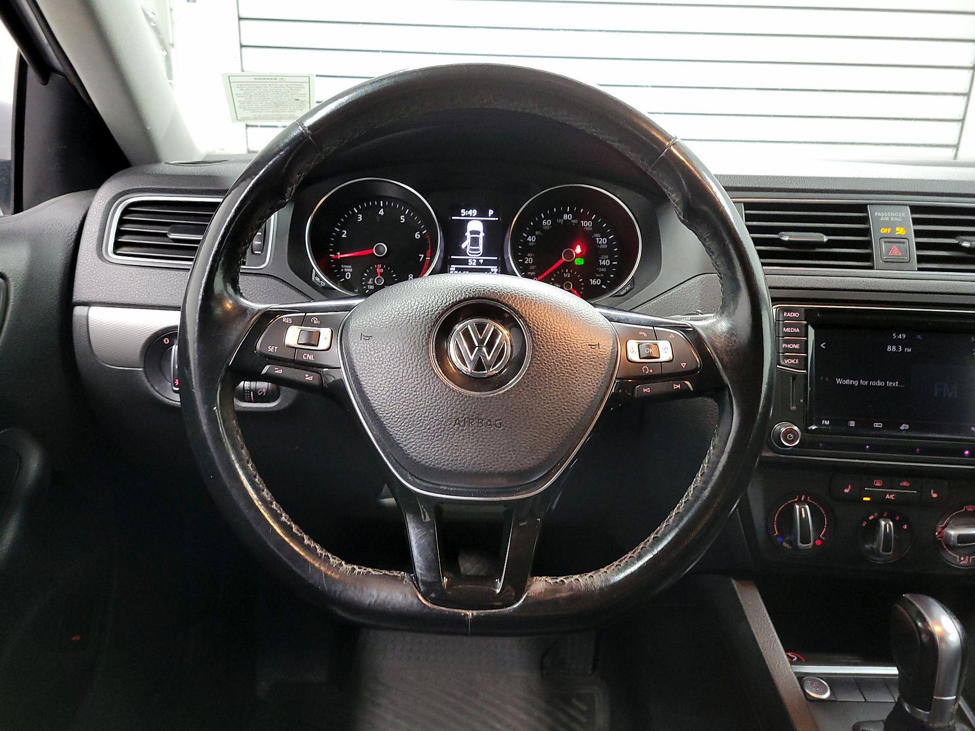 Thumbnail: 2018 Volkswagen Jetta - 10