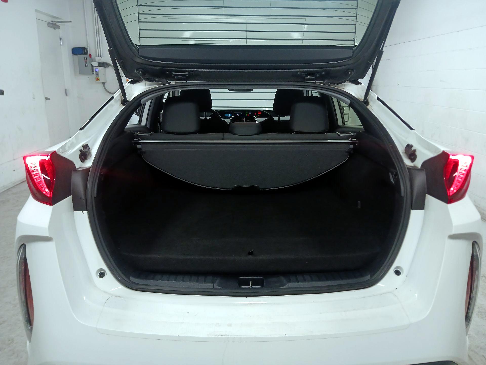 Thumbnail: 2021 Toyota Prius Prime - 20