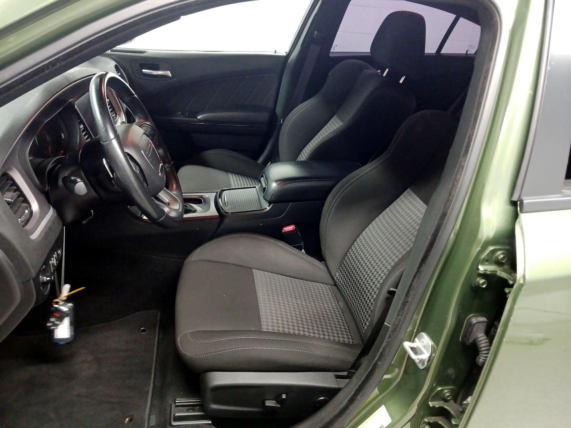 Thumbnail: 2022 Dodge Charger - 9