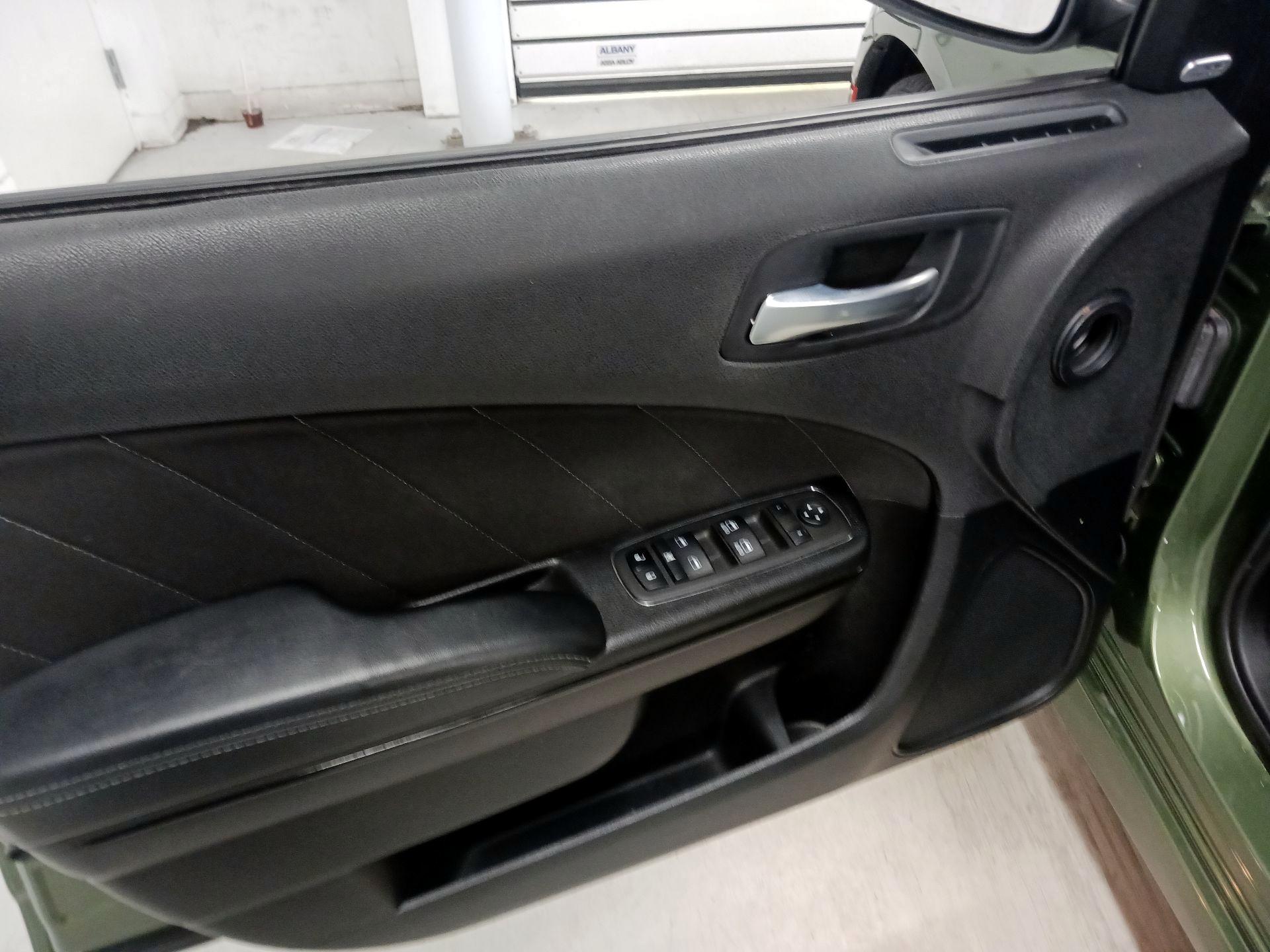 Thumbnail: 2022 Dodge Charger - 10