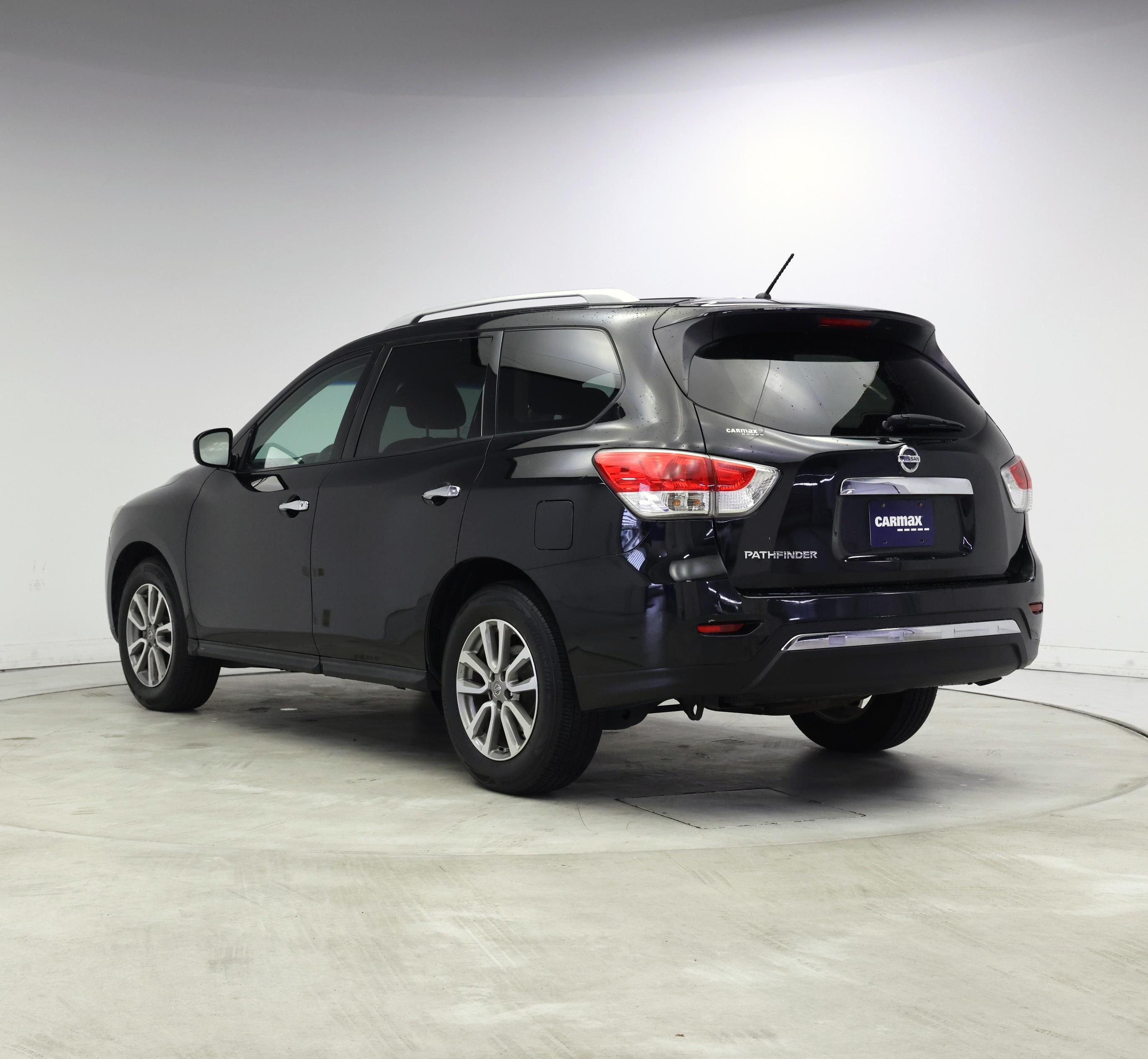 Thumbnail: 2015 Nissan Pathfinder - 2