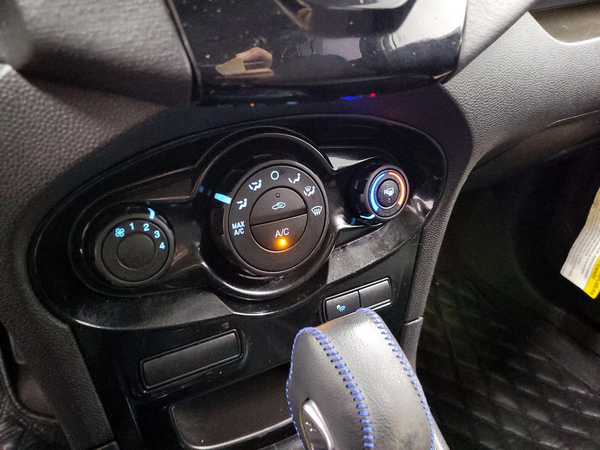 Thumbnail: 2016 Ford Fiesta - 13