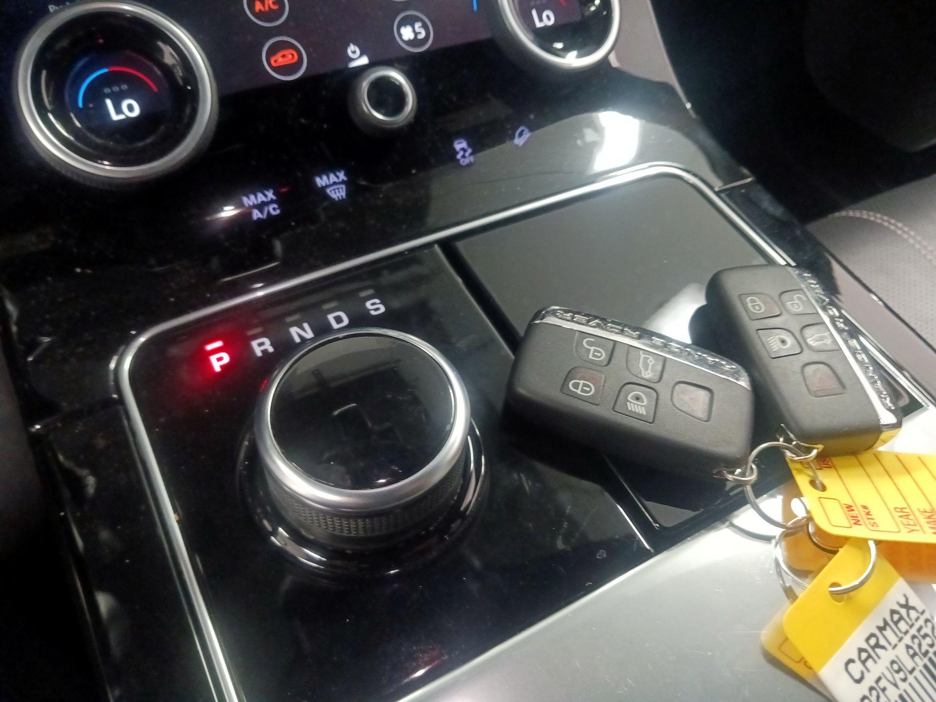 Thumbnail: 2020 Land Rover Range Rover Velar - 14