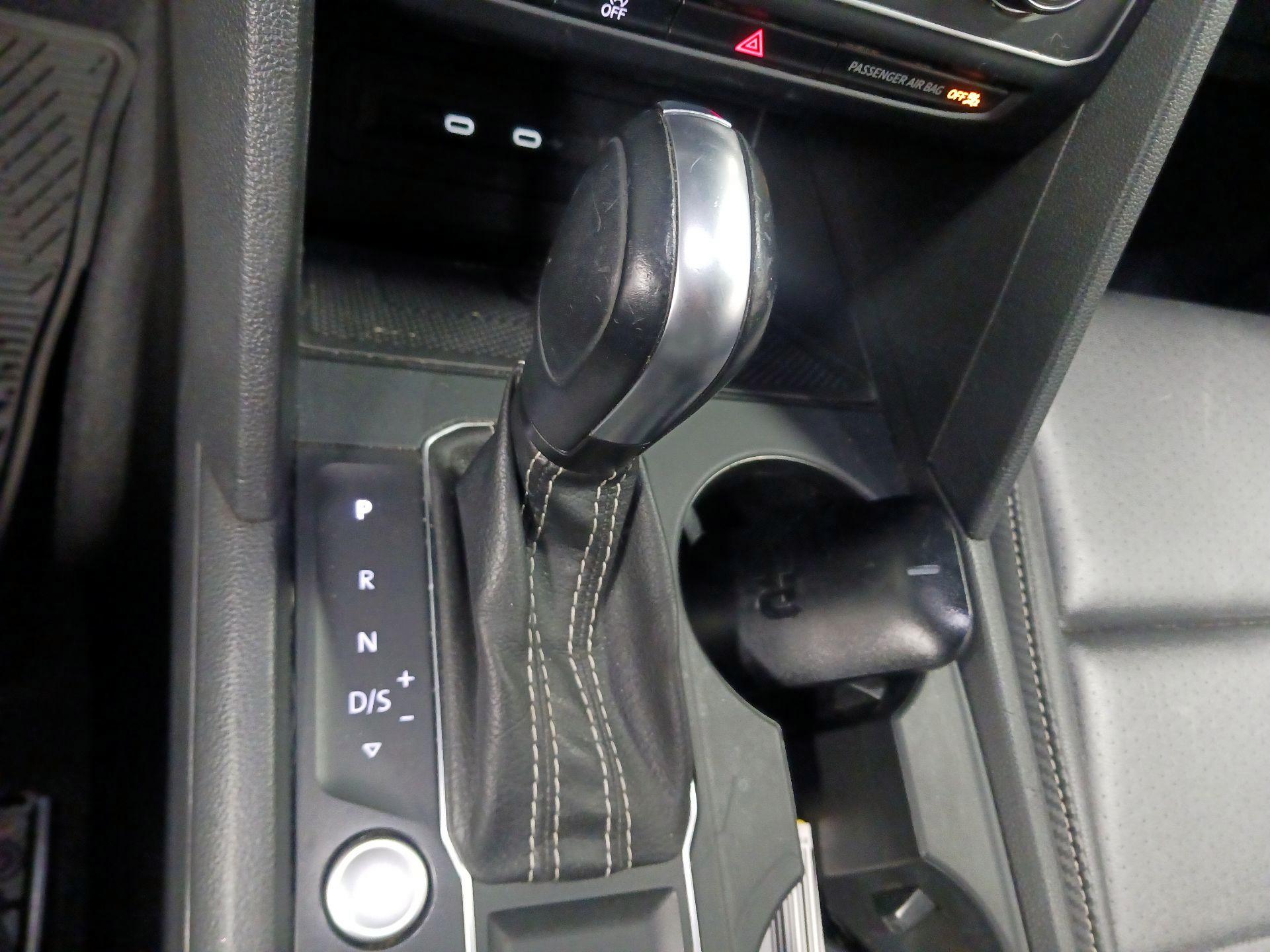 Thumbnail: 2021 Volkswagen Atlas - 14