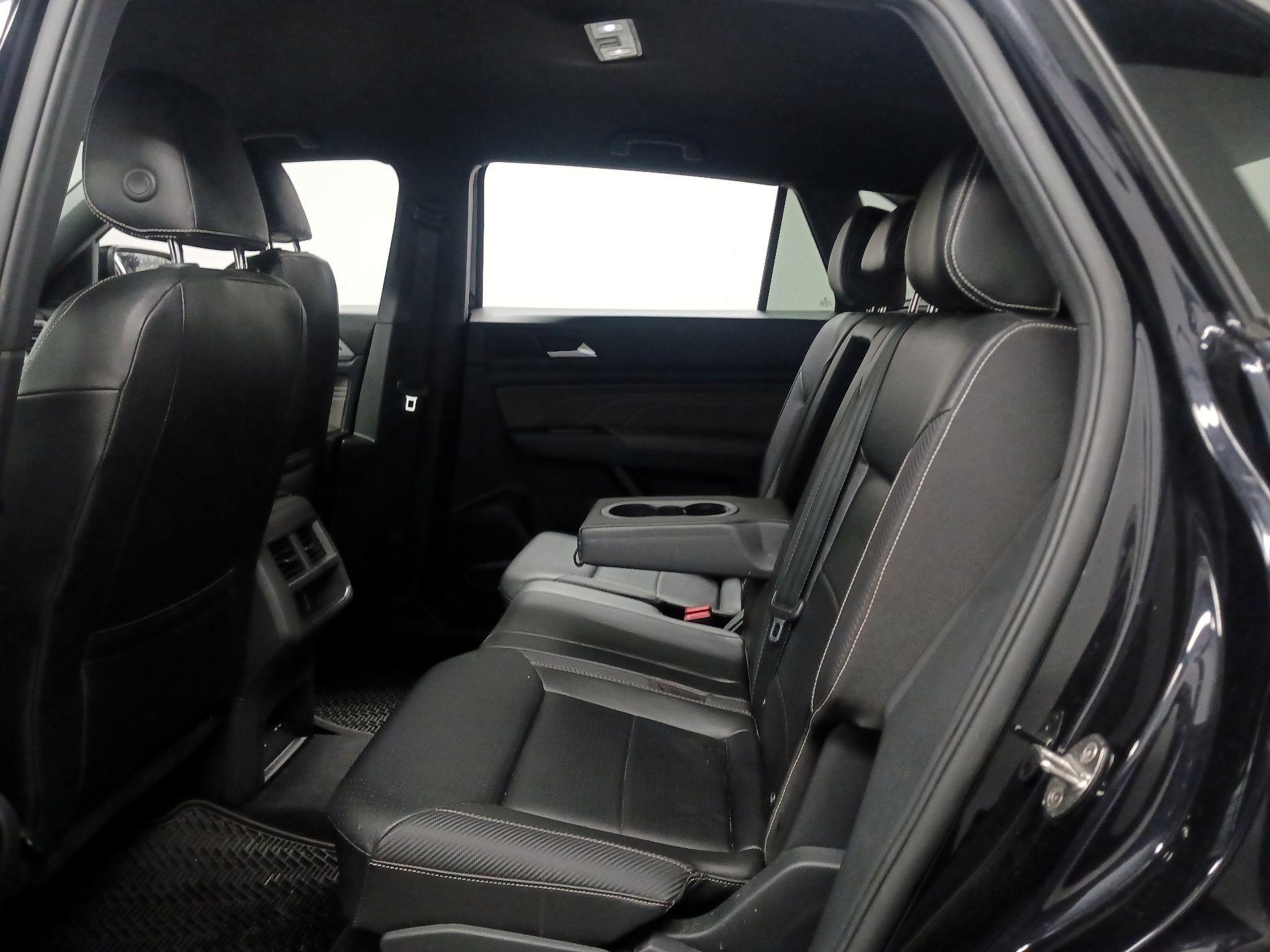 Thumbnail: 2021 Volkswagen Atlas - 15