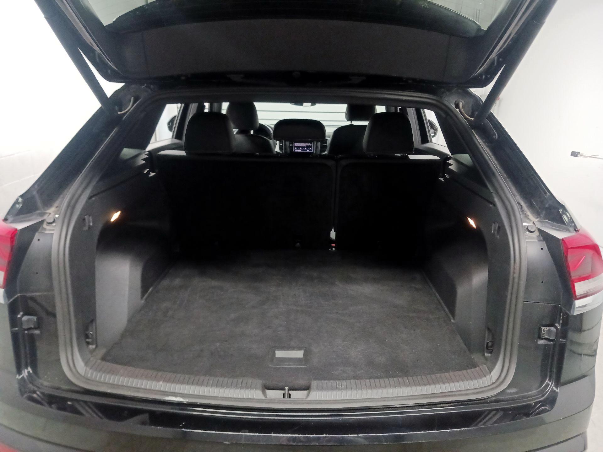 Thumbnail: 2021 Volkswagen Atlas - 16