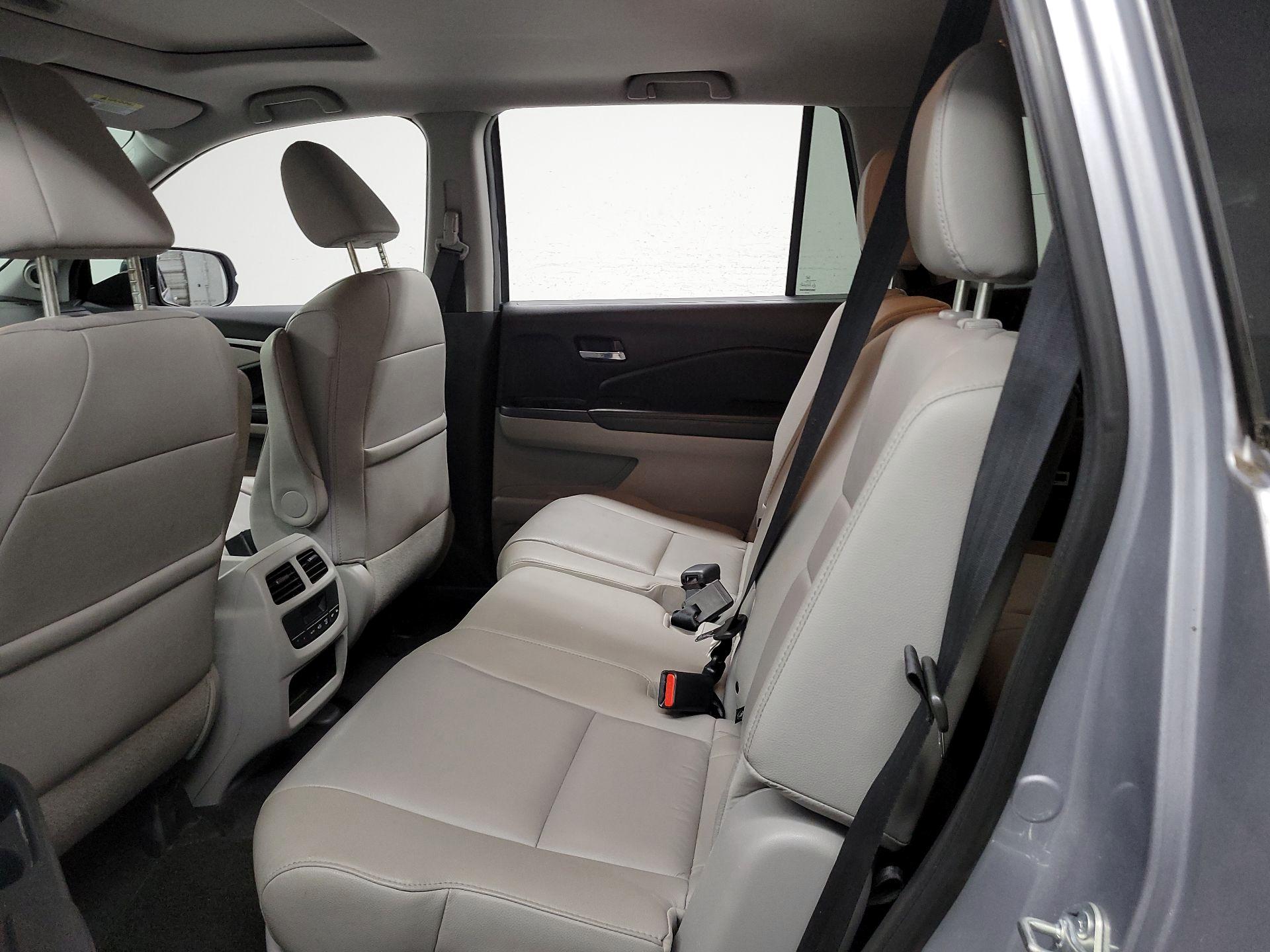 Thumbnail: 2016 Honda Pilot - 15