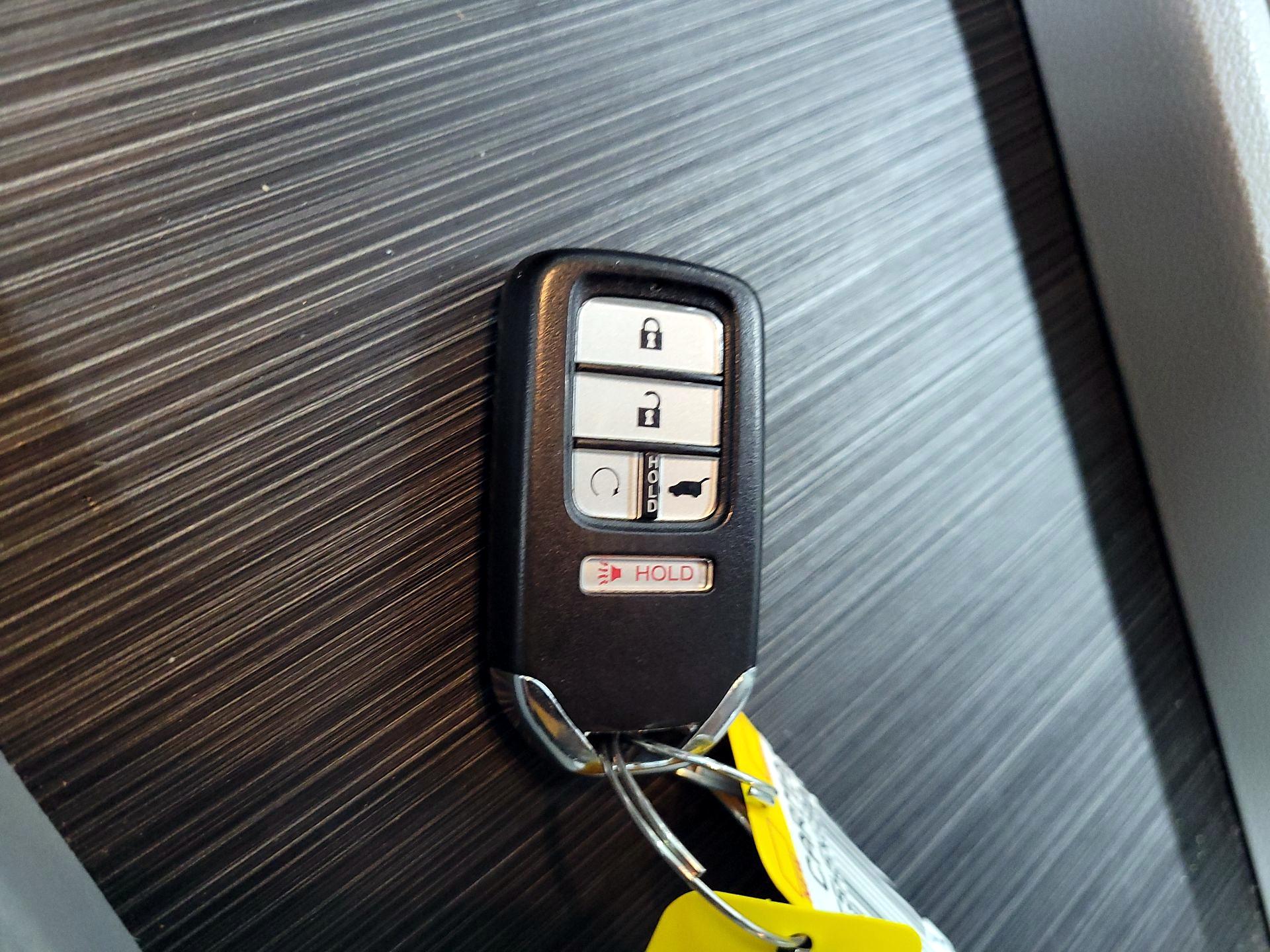 Thumbnail: 2016 Honda Pilot - 18