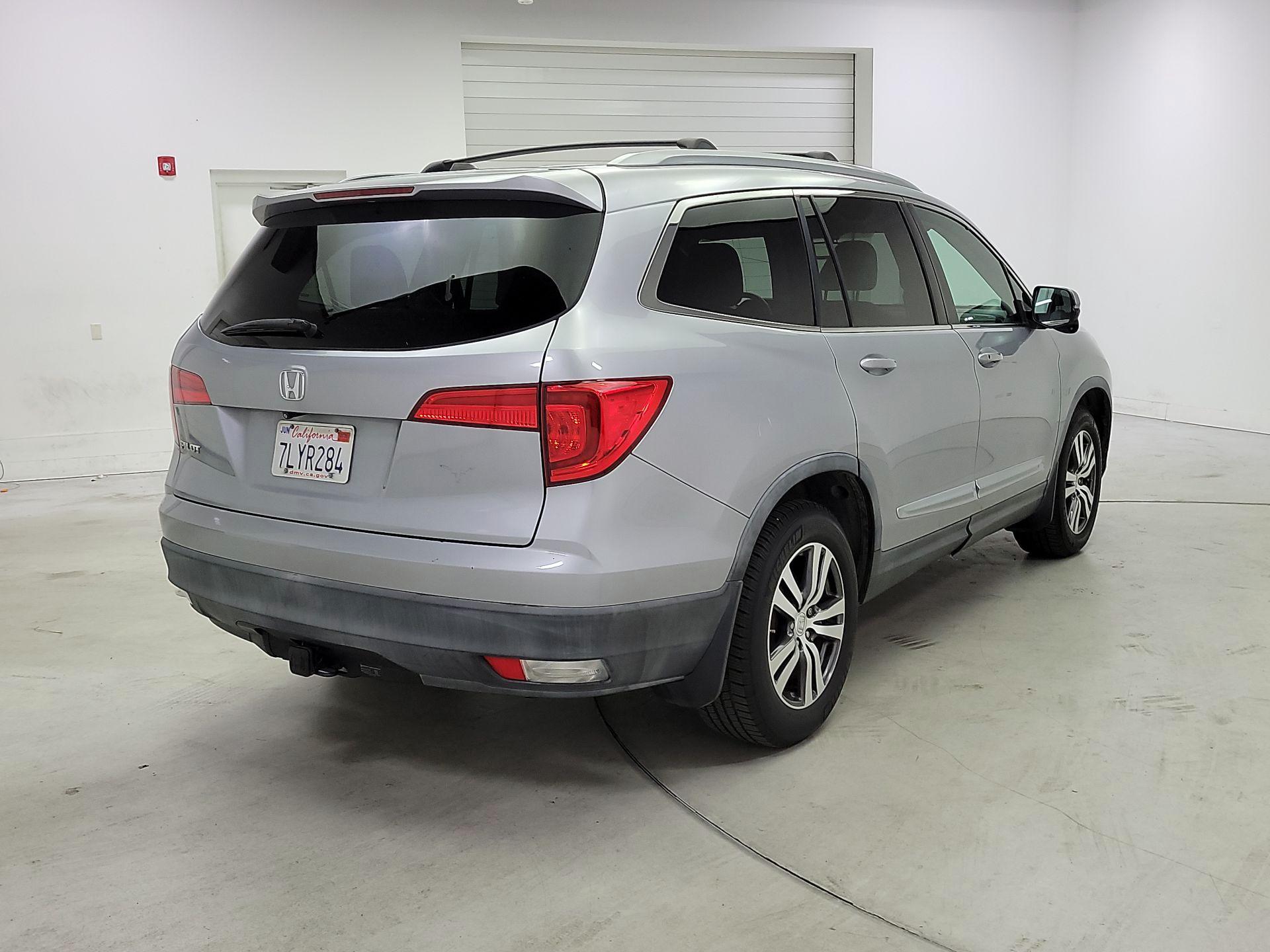 Thumbnail: 2016 Honda Pilot - 5