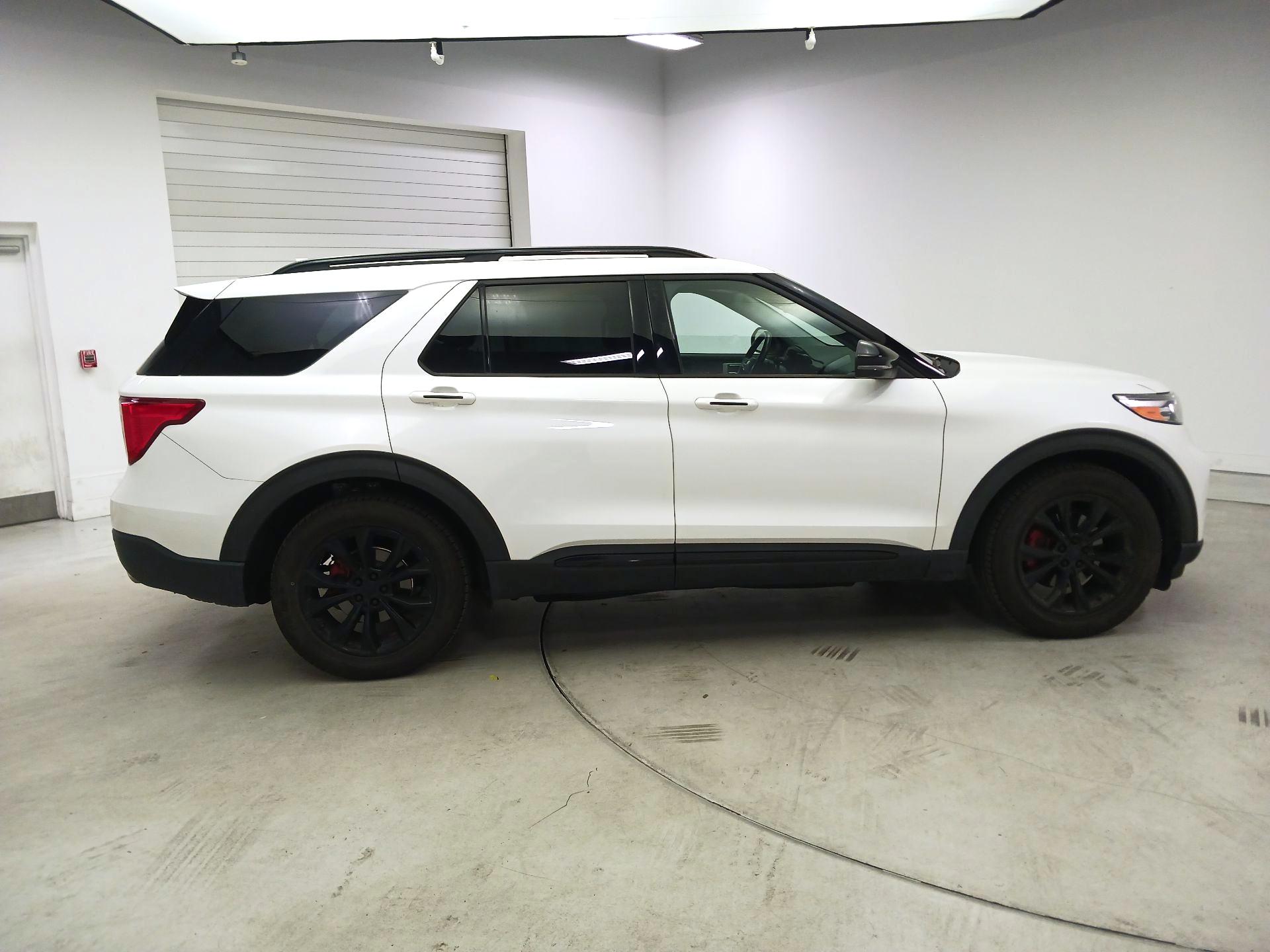 Thumbnail: 2021 Ford Explorer - 4