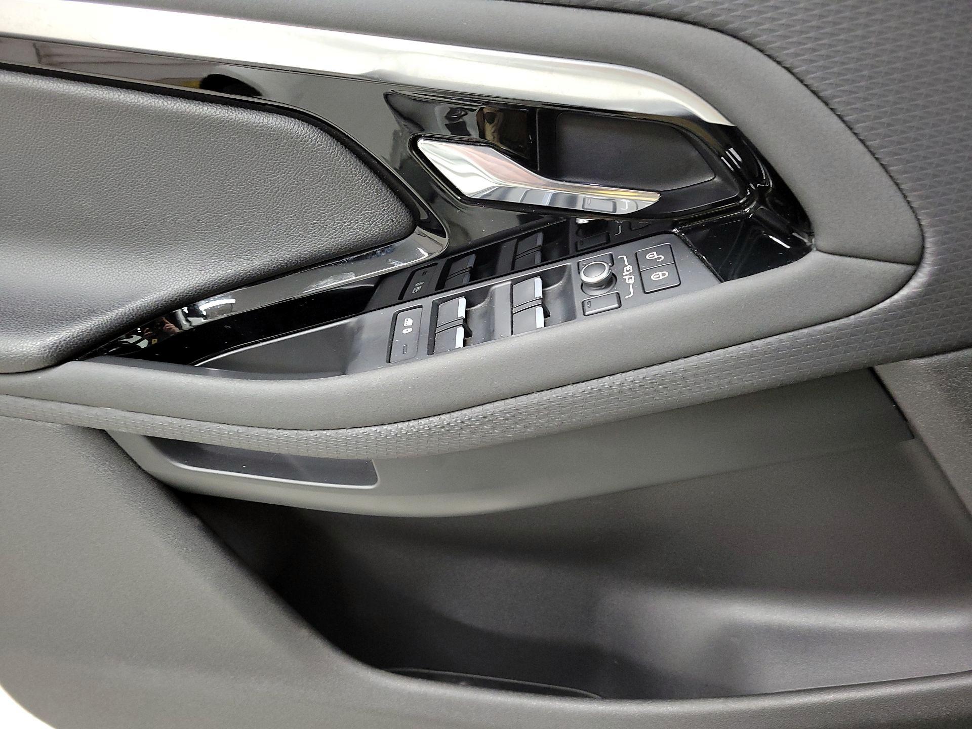 Thumbnail: 2020 Land Rover Range Rover Evoque - 10