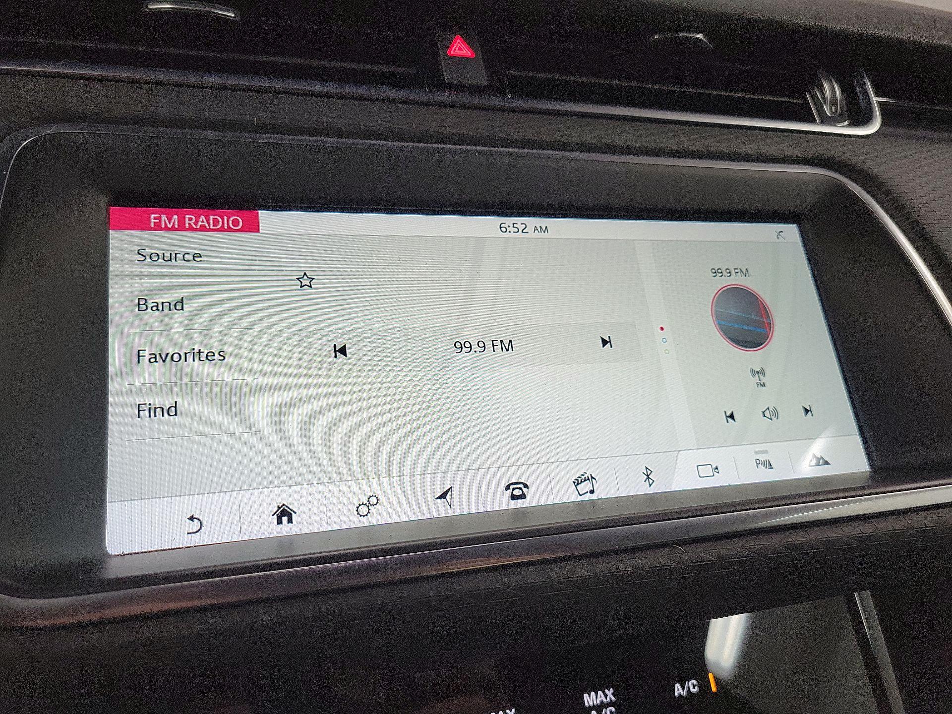 Thumbnail: 2020 Land Rover Range Rover Evoque - 14