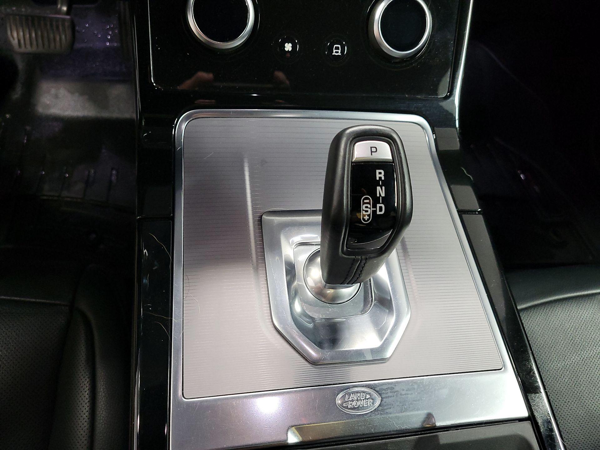 Thumbnail: 2020 Land Rover Range Rover Evoque - 16