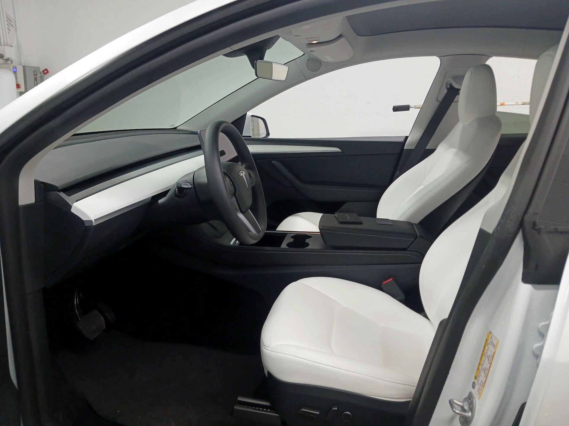 Thumbnail: 2025 Tesla Model Y - 9