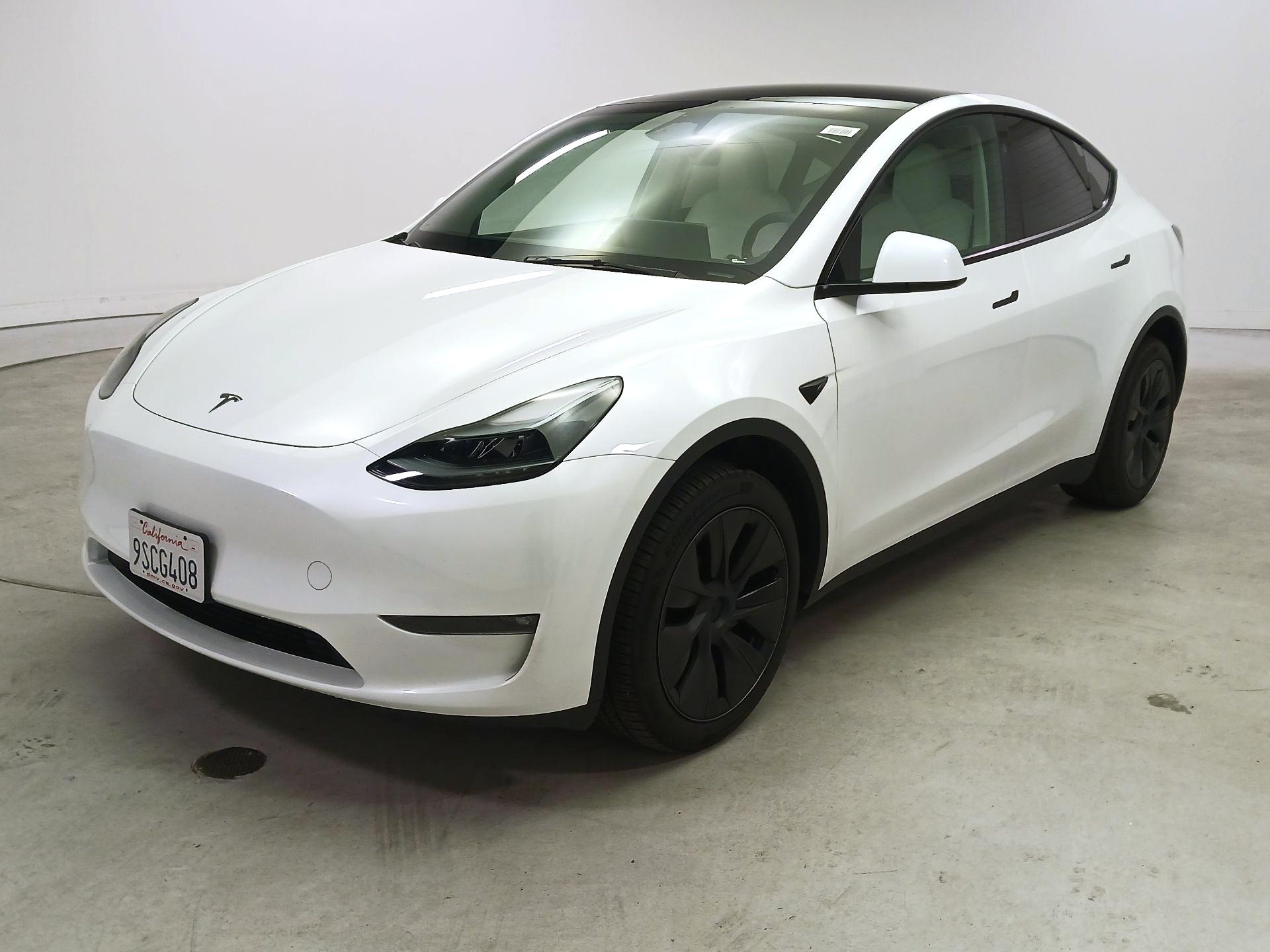 Thumbnail: 2025 Tesla Model Y - 3