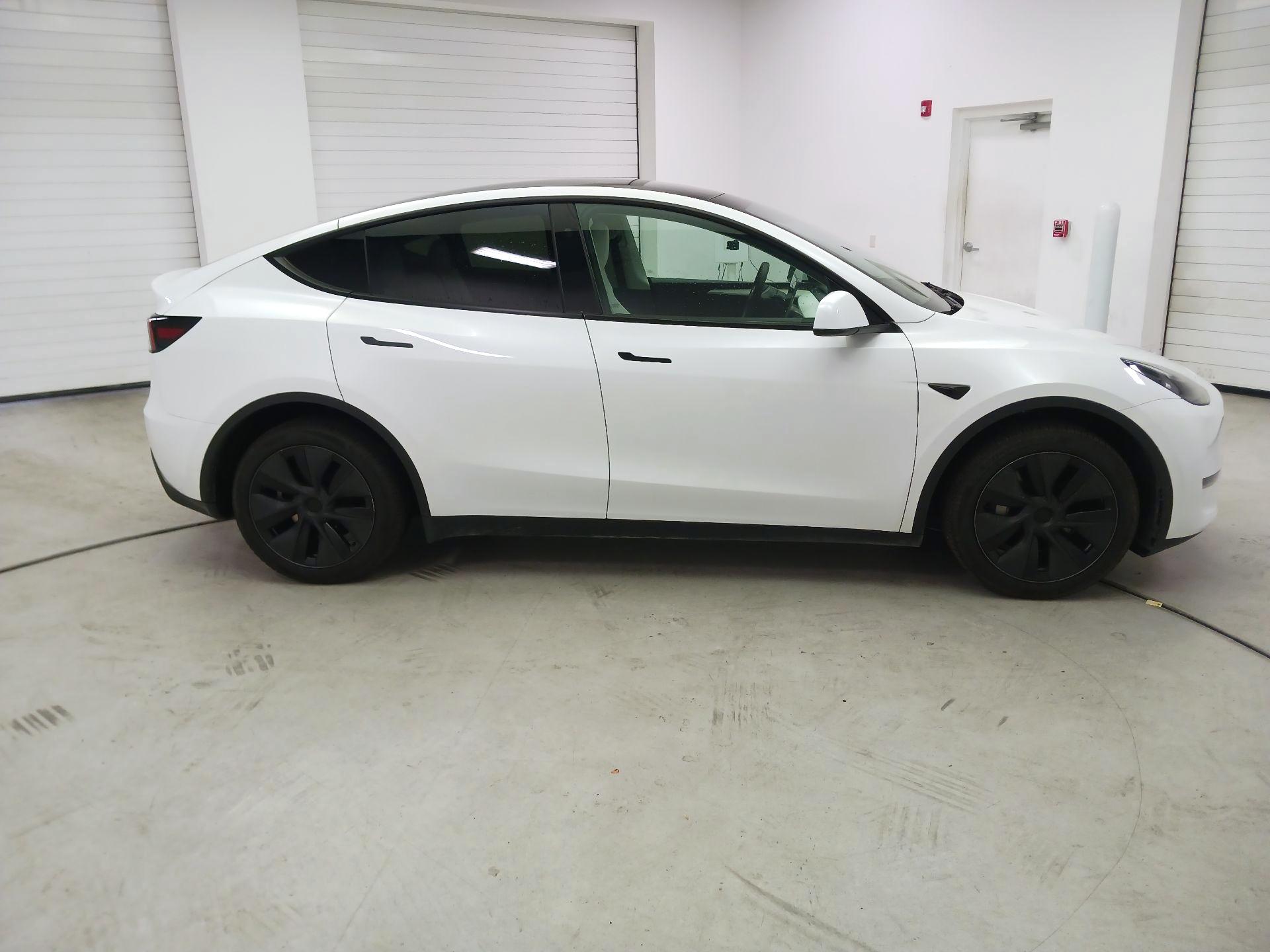 Thumbnail: 2025 Tesla Model Y - 4