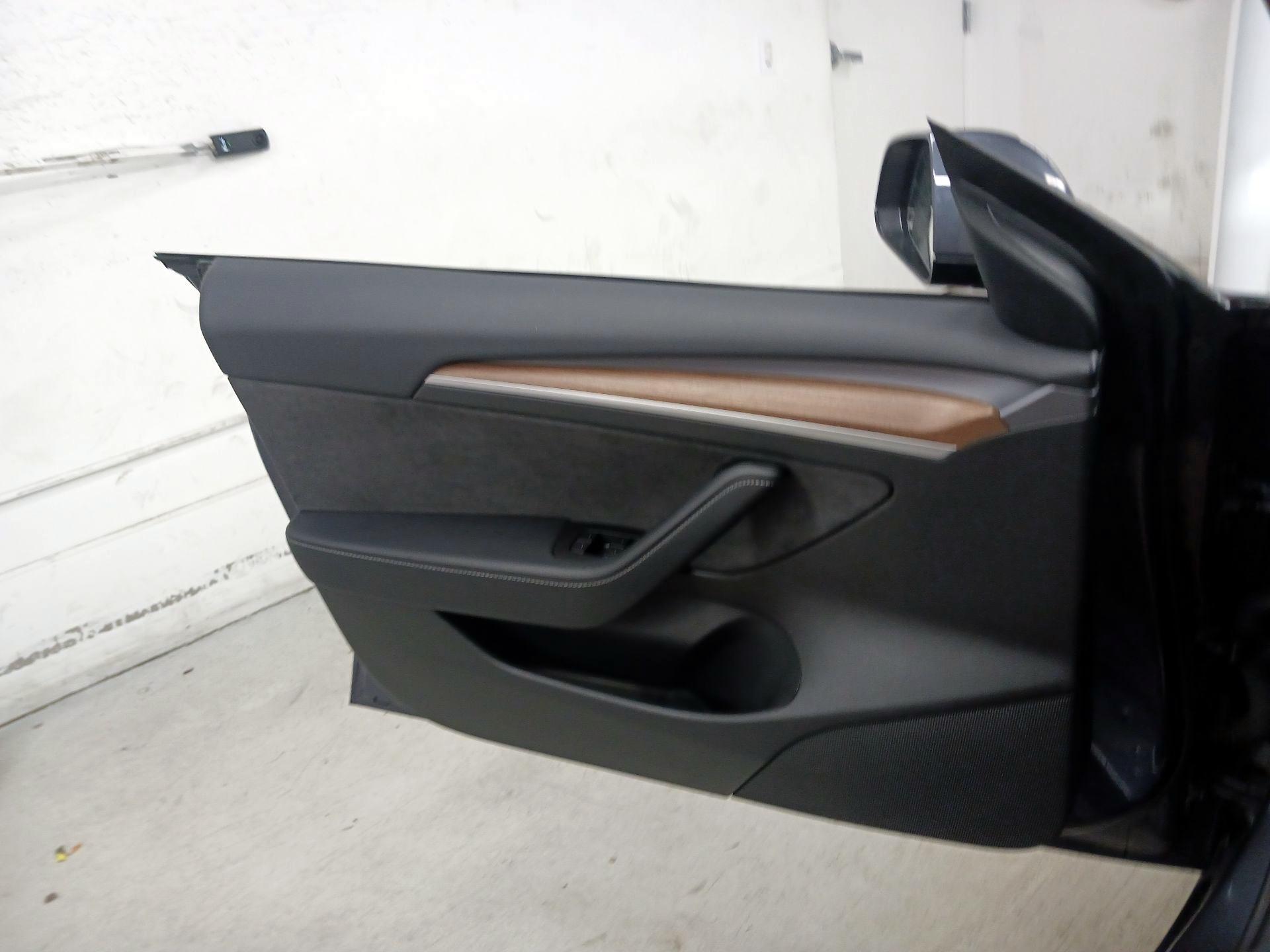 Thumbnail: 2023 Tesla Model 3 - 10