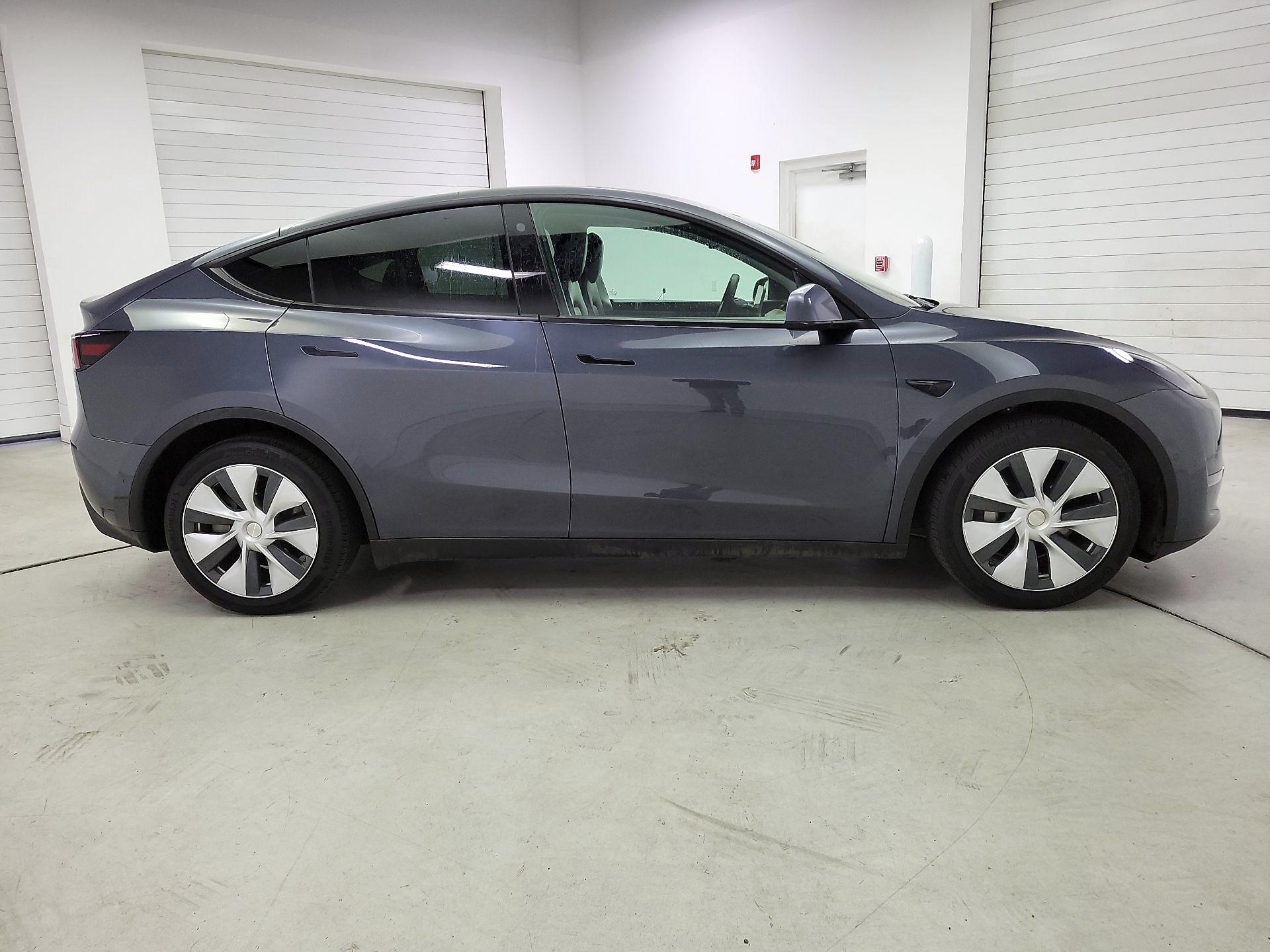 Thumbnail: 2021 Tesla Model Y - 4