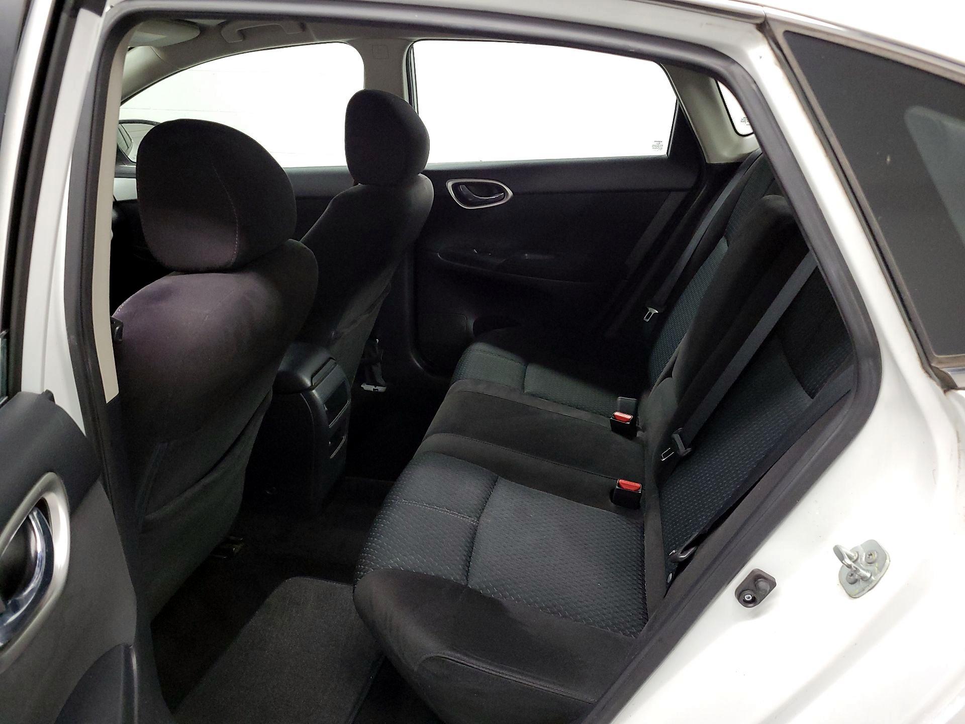 Thumbnail: 2015 Nissan Sentra - 19