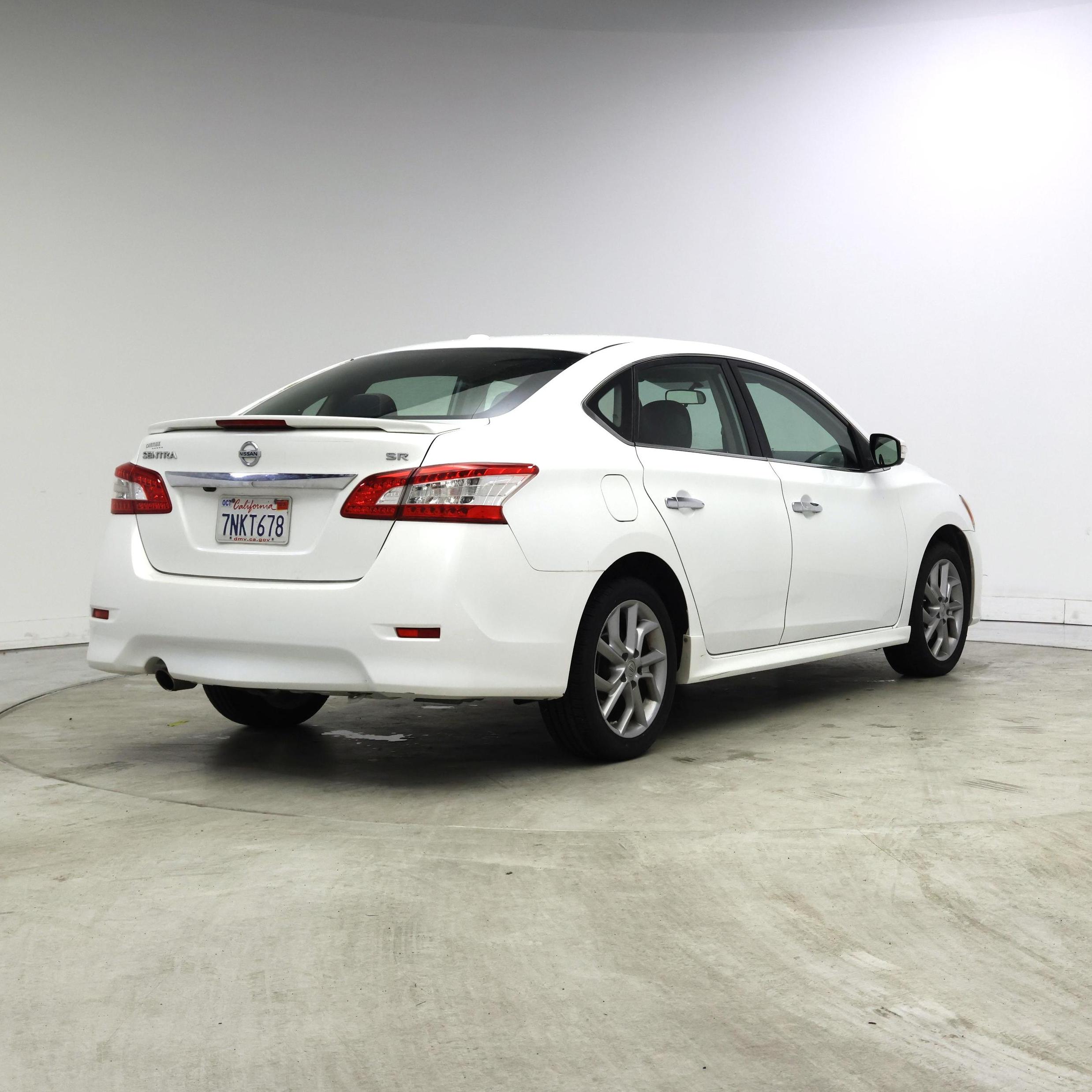 Thumbnail: 2015 Nissan Sentra - 8