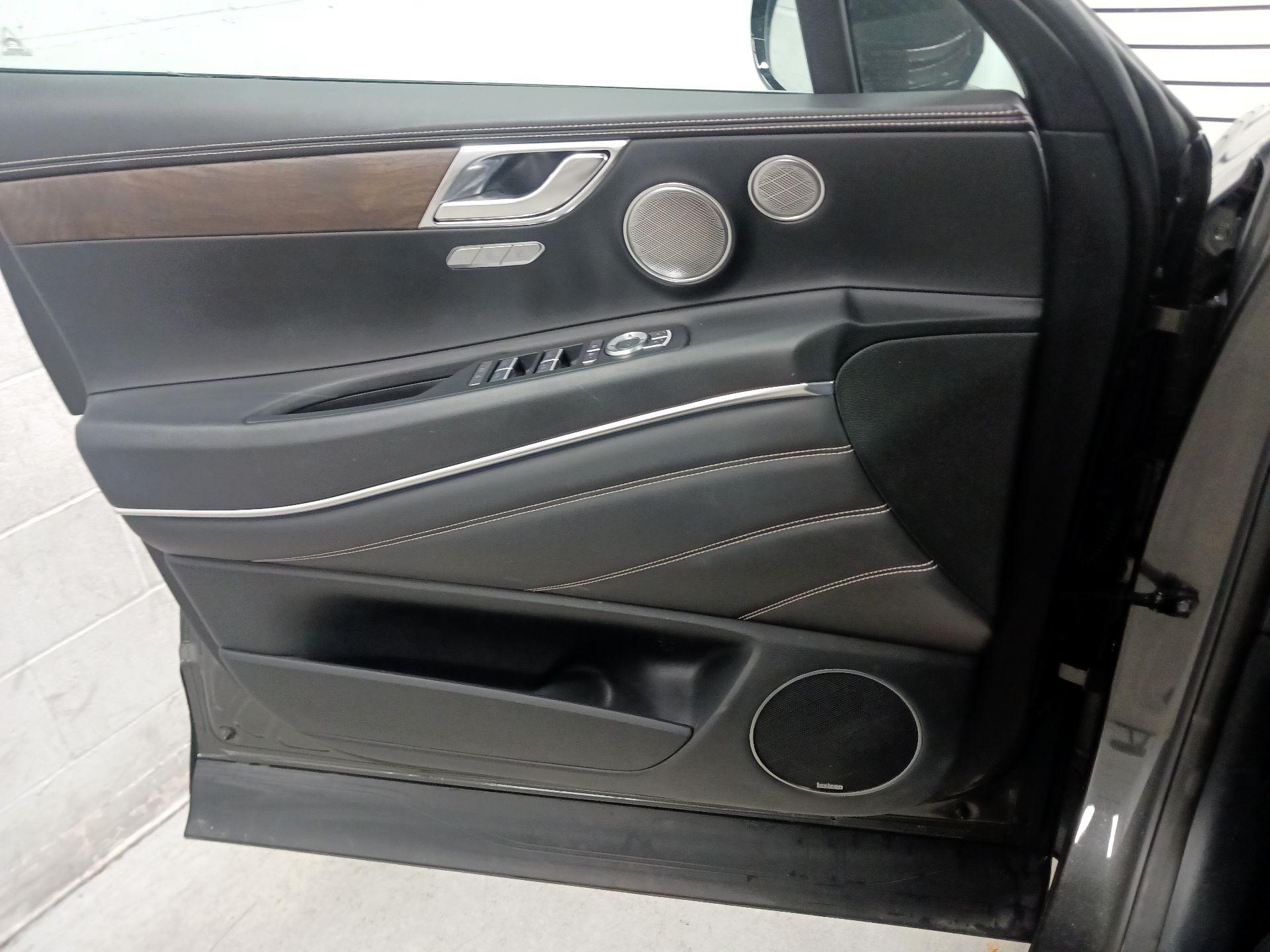 Thumbnail: 2024 Genesis GV80 - 10