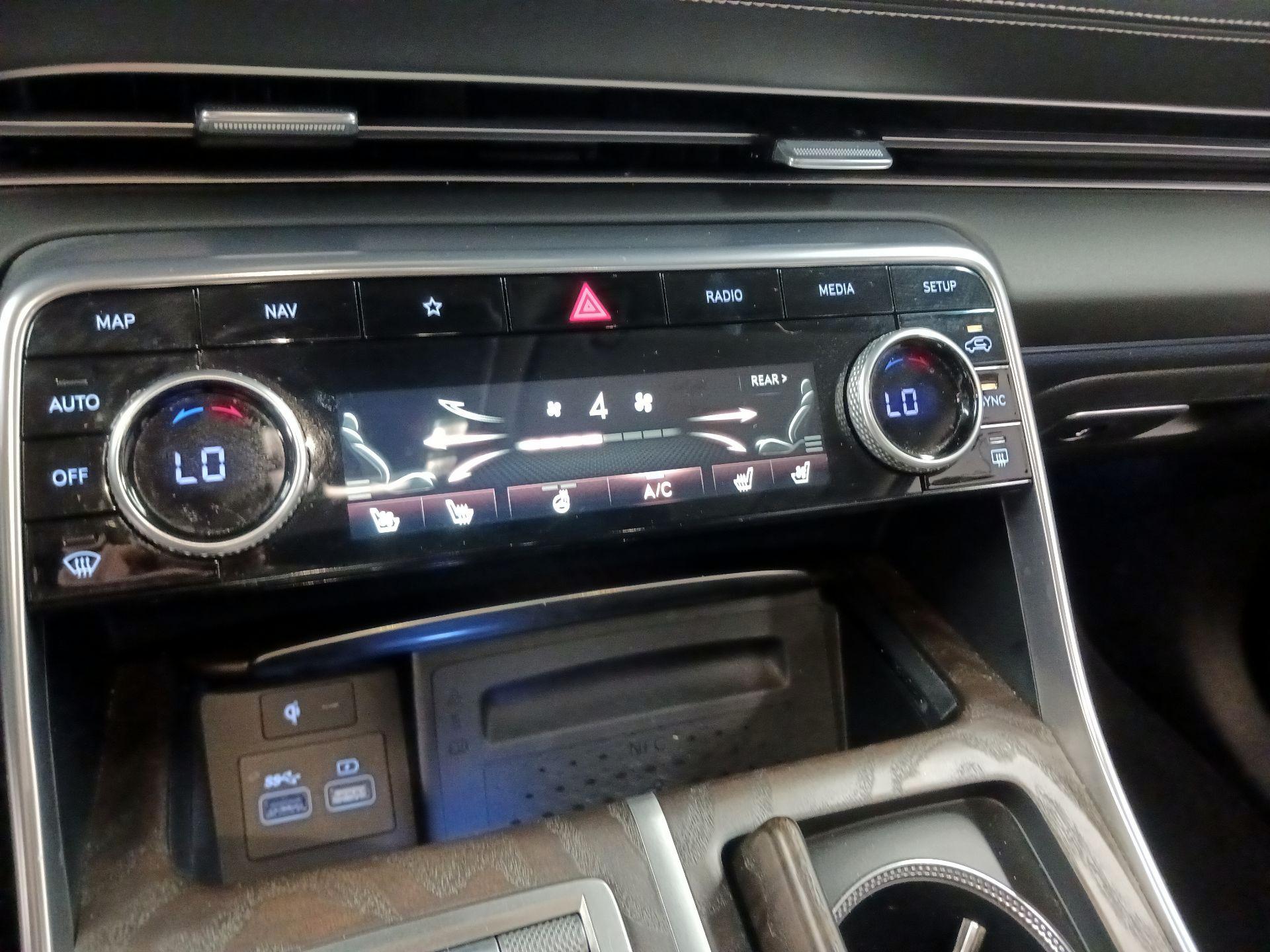 Thumbnail: 2024 Genesis GV80 - 15