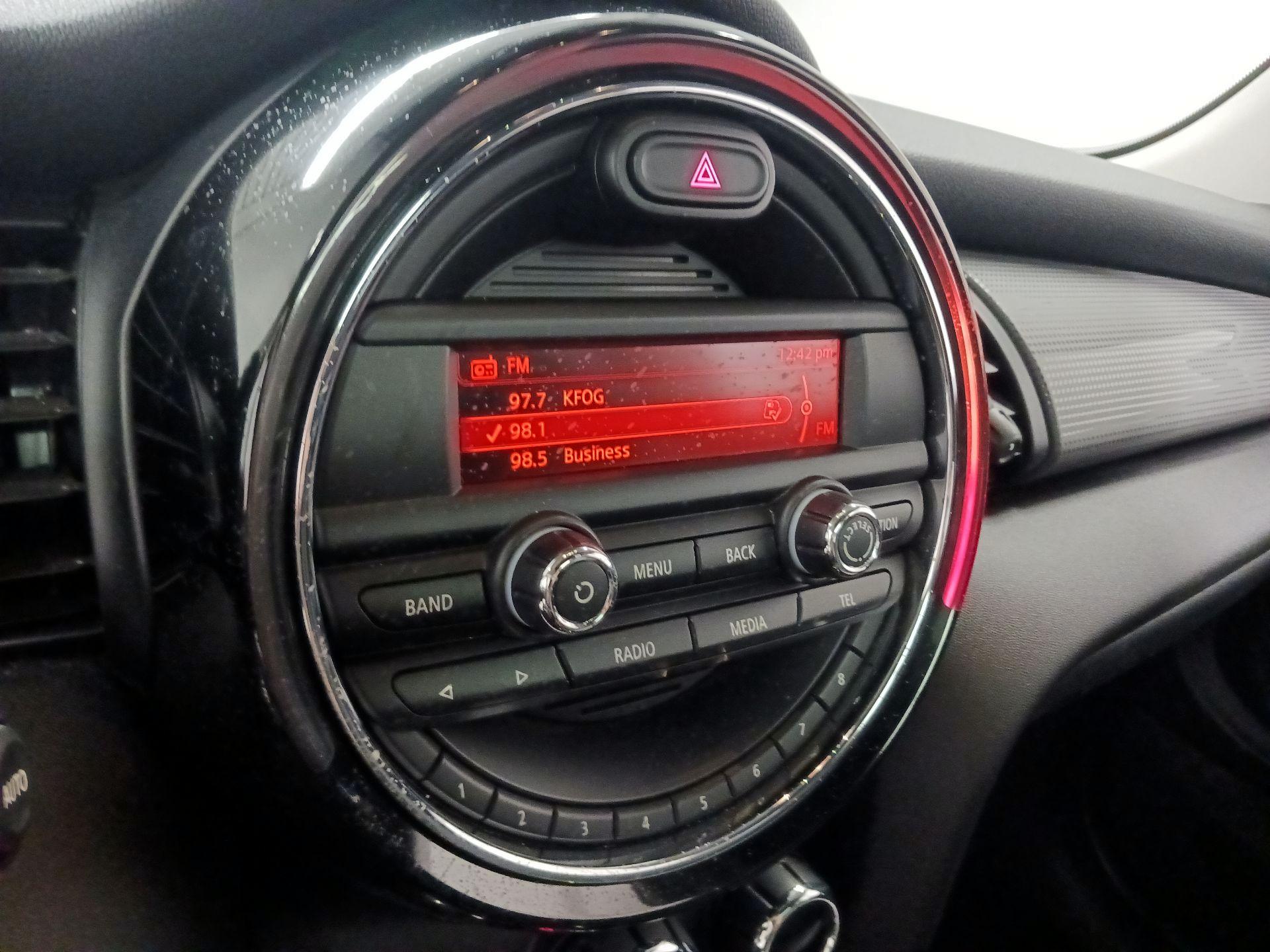 Thumbnail: 2015 MINI Cooper Hardtop - 12