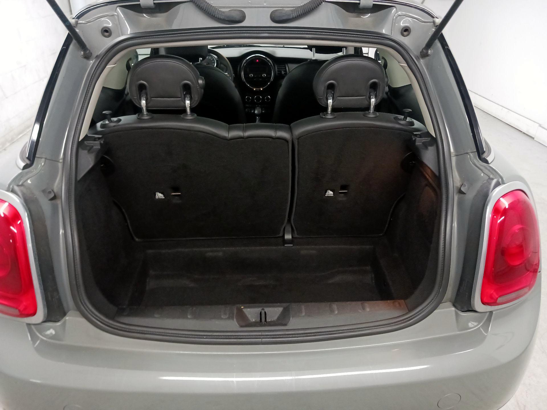 Thumbnail: 2015 MINI Cooper Hardtop - 18