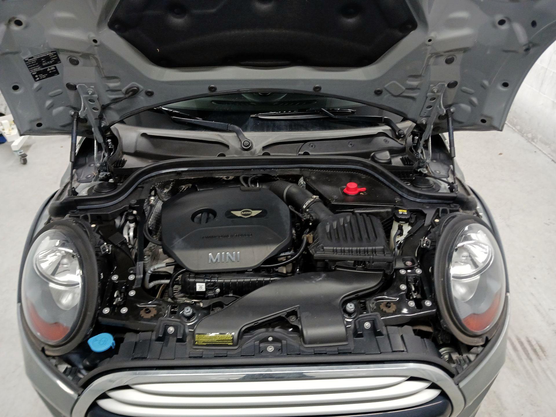 Thumbnail: 2015 MINI Cooper Hardtop - 19