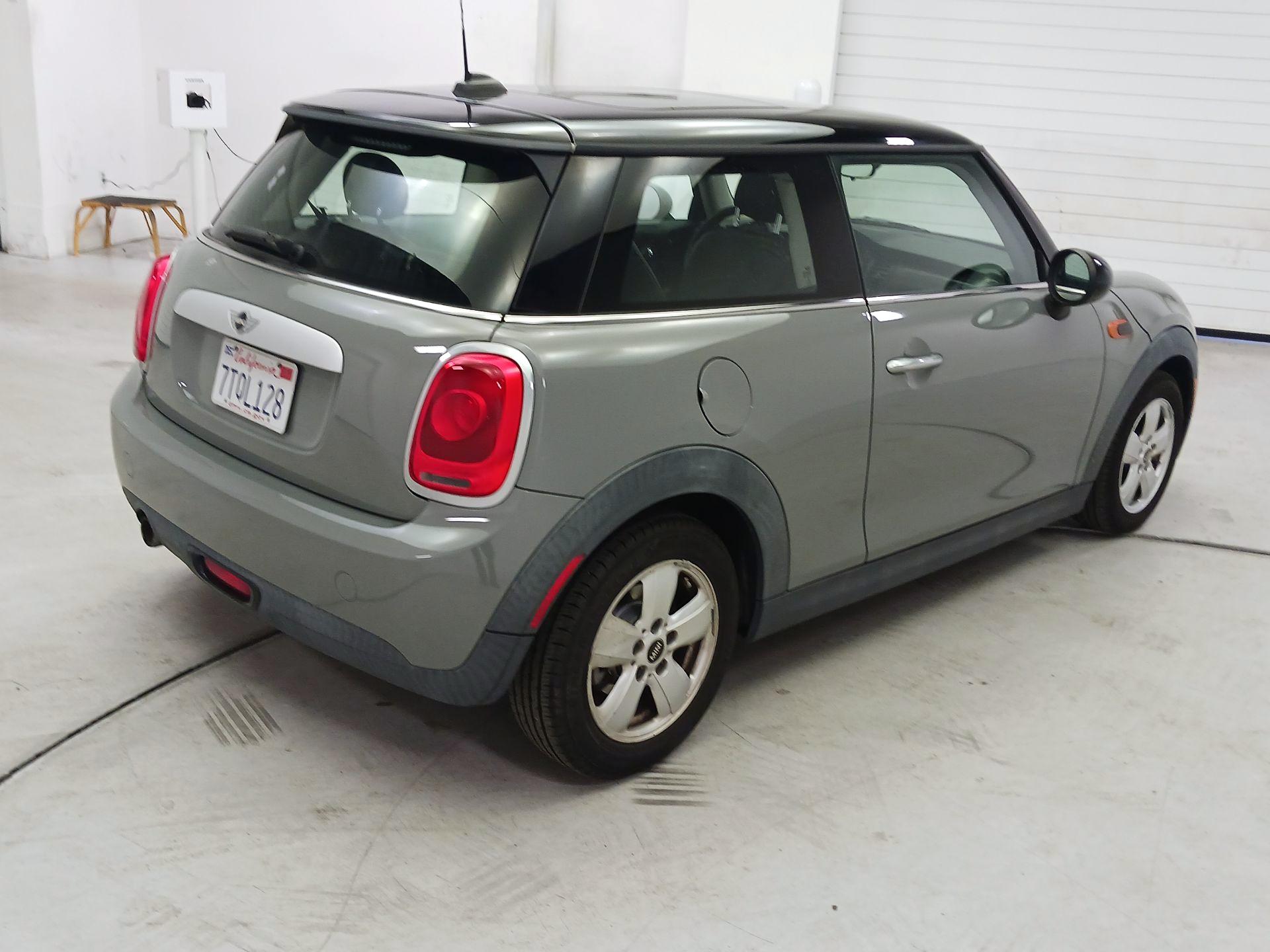 Thumbnail: 2015 MINI Cooper Hardtop - 5