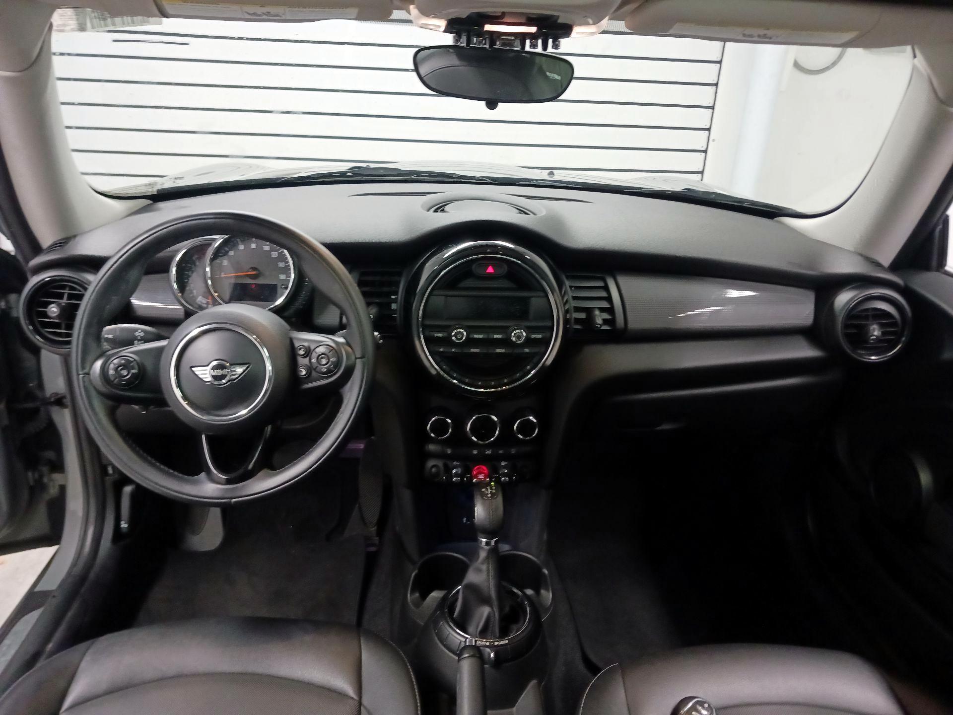 Thumbnail: 2015 MINI Cooper Hardtop - 8