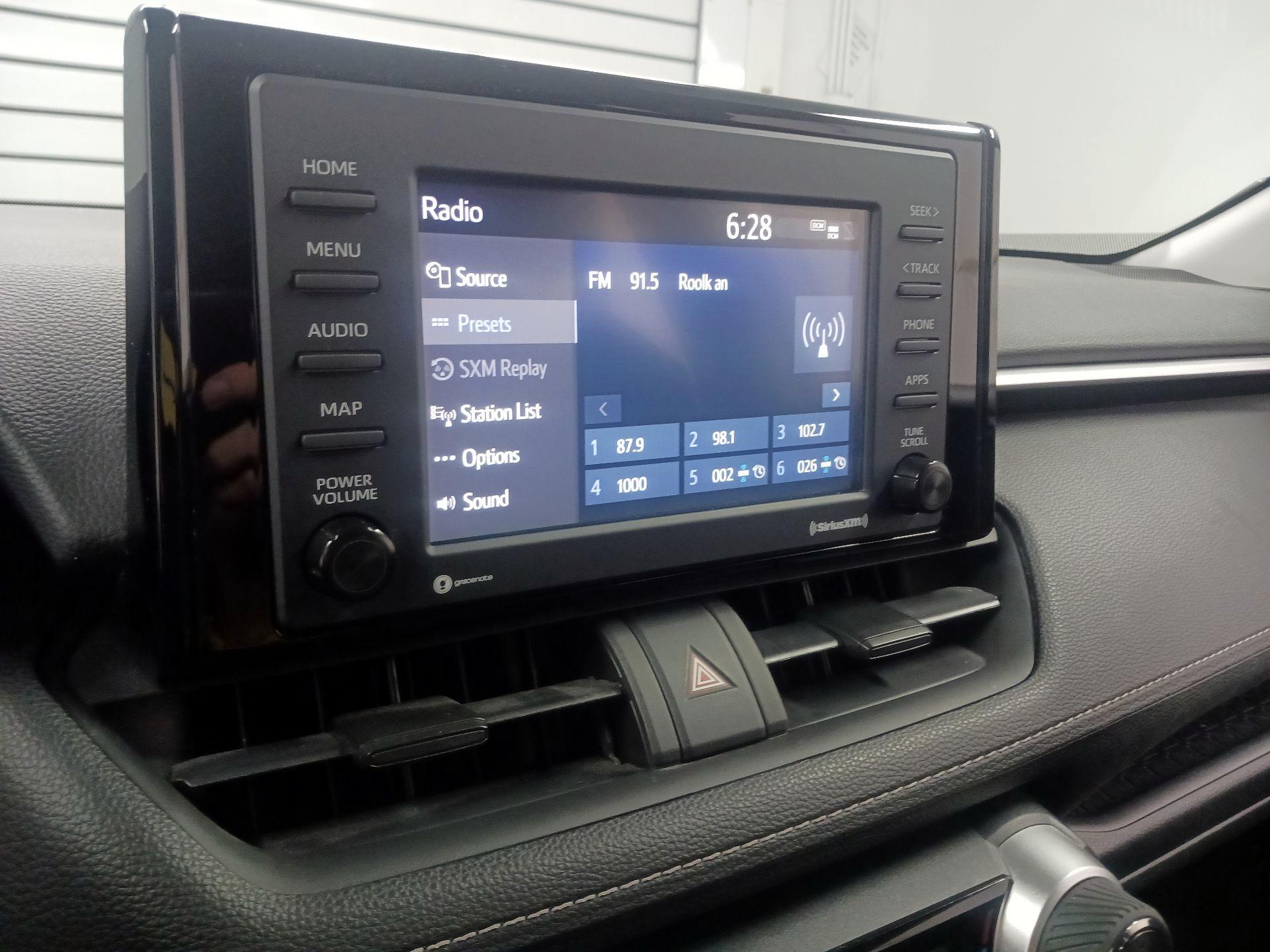 Thumbnail: 2020 Toyota RAV4 - 15