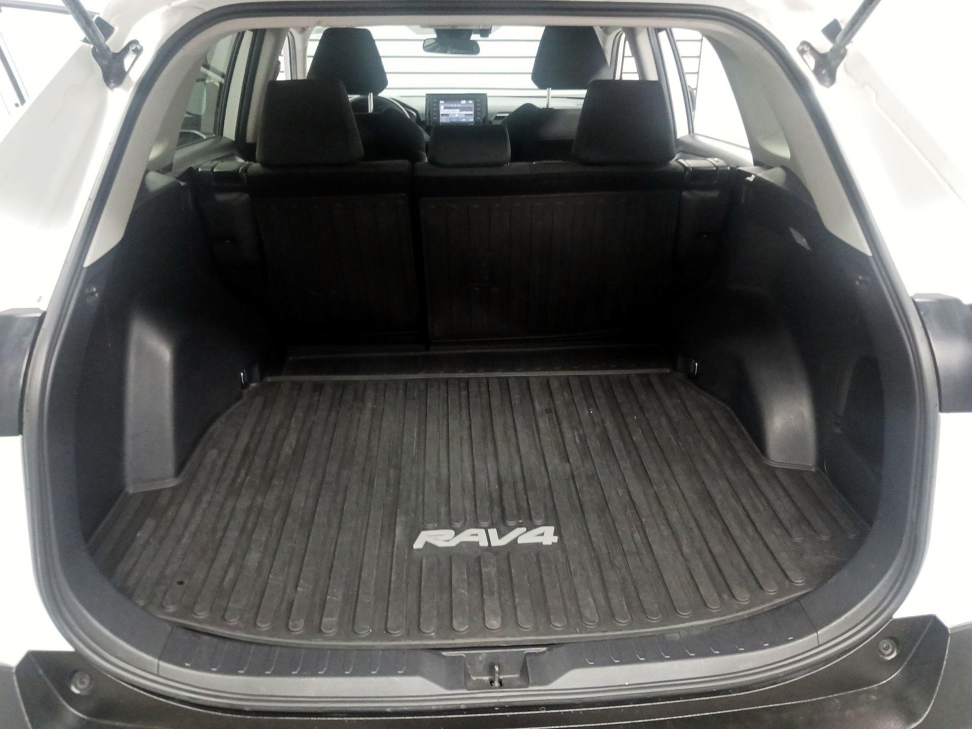 Thumbnail: 2020 Toyota RAV4 - 20