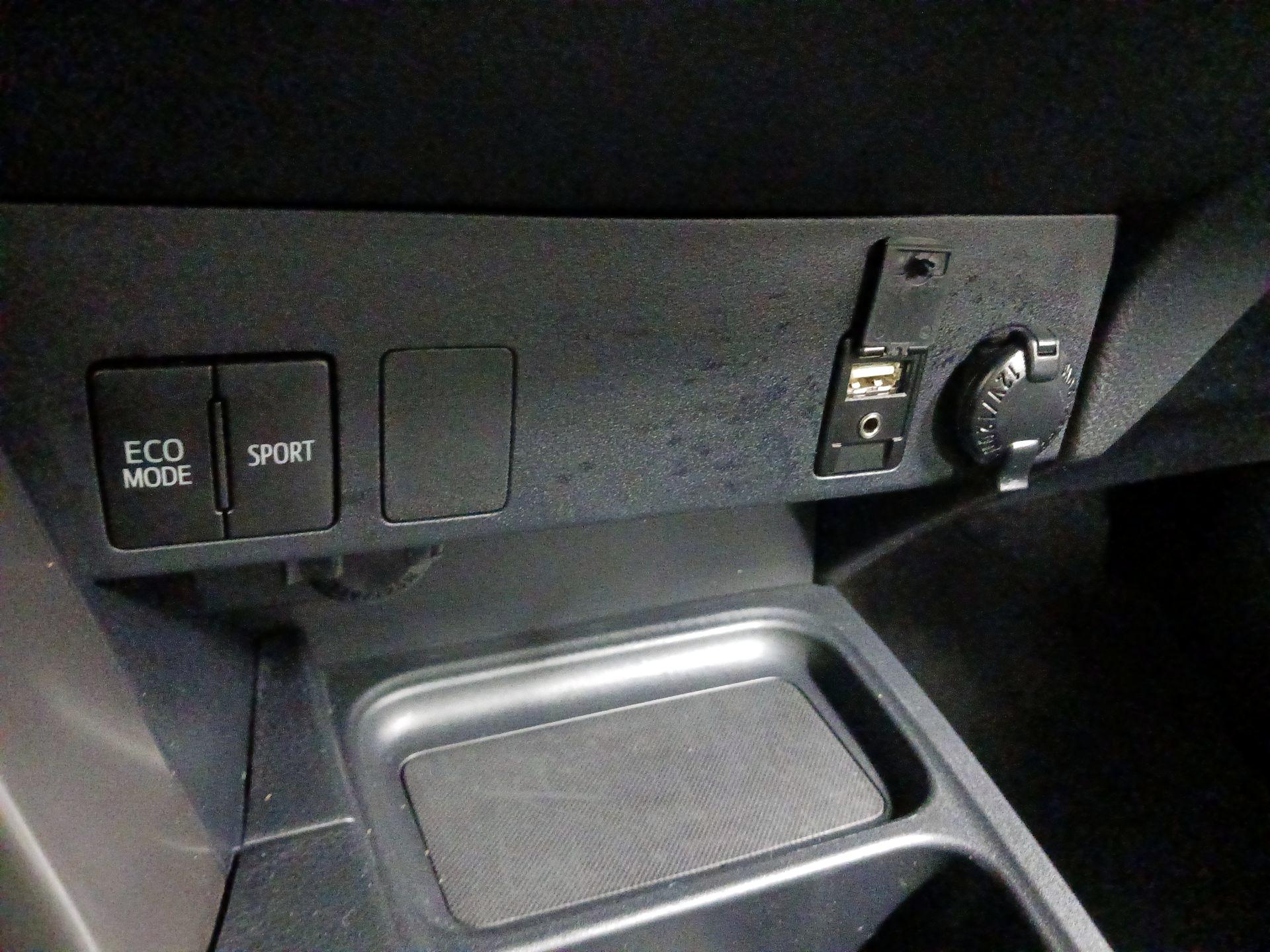 Thumbnail: 2017 Toyota RAV4 - 16