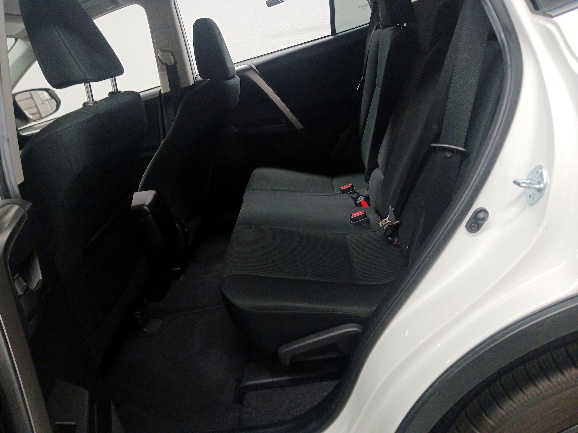 Thumbnail: 2017 Toyota RAV4 - 17