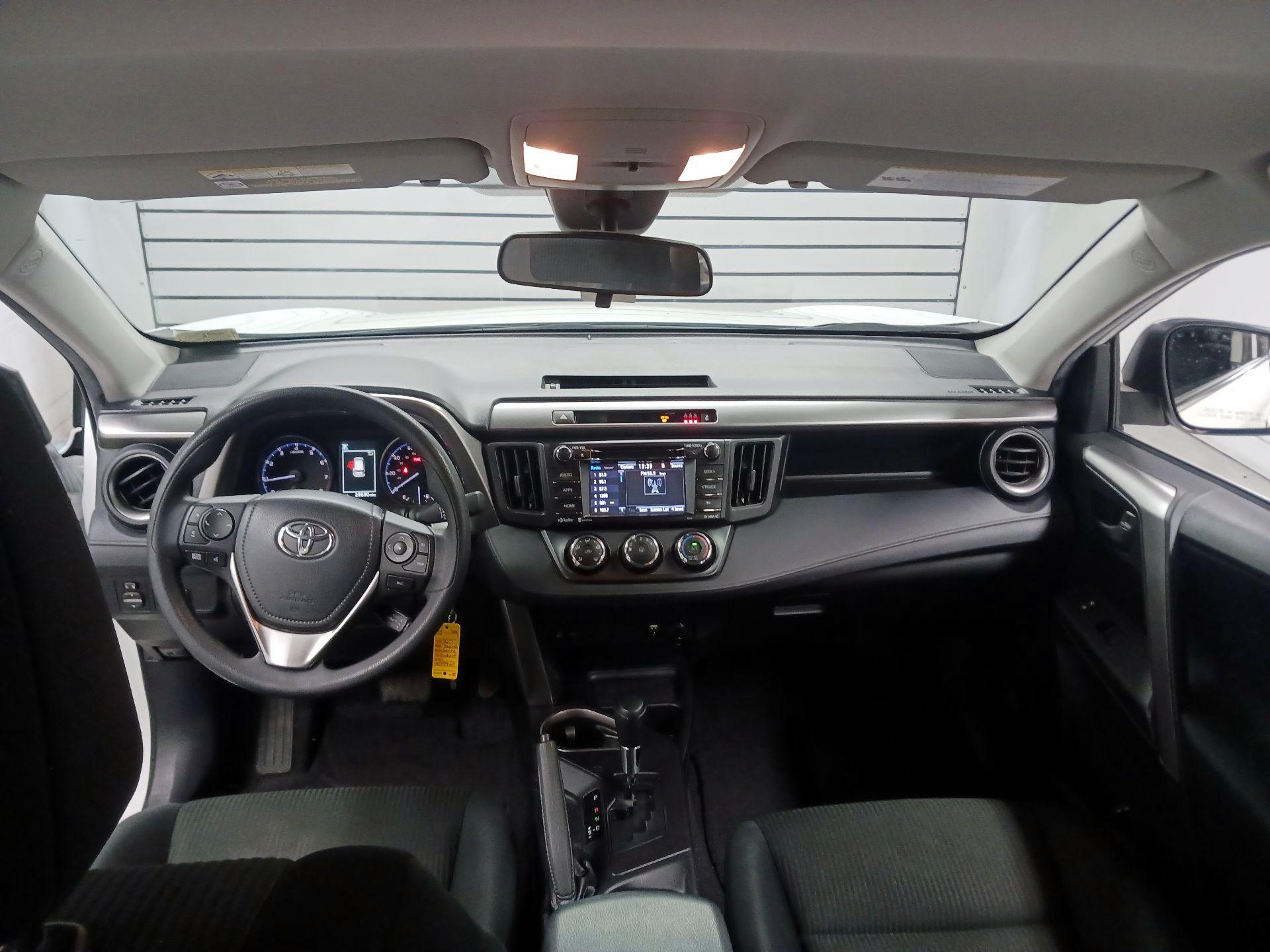 Thumbnail: 2017 Toyota RAV4 - 8