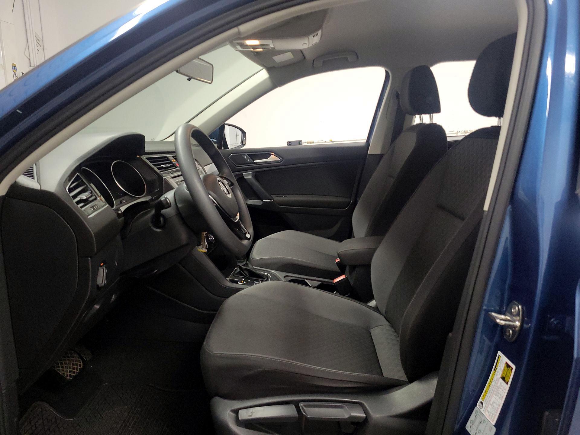 Thumbnail: 2018 Volkswagen Tiguan - 9