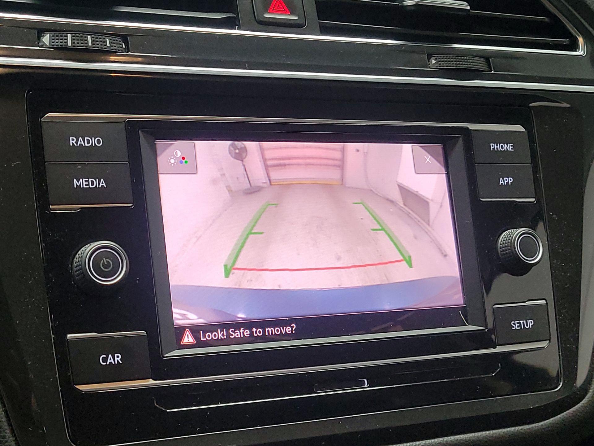 Thumbnail: 2018 Volkswagen Tiguan - 11