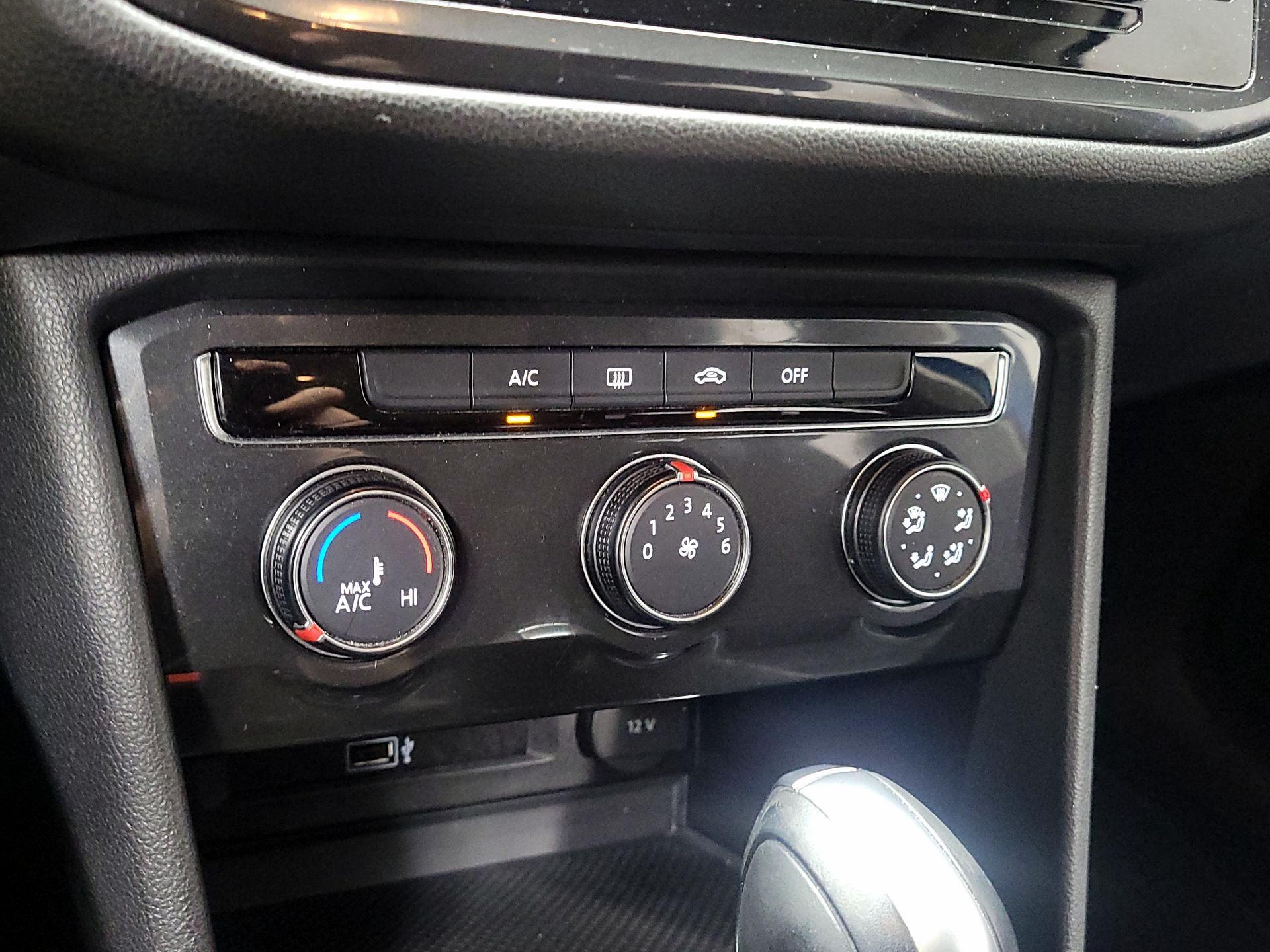 Thumbnail: 2018 Volkswagen Tiguan - 13