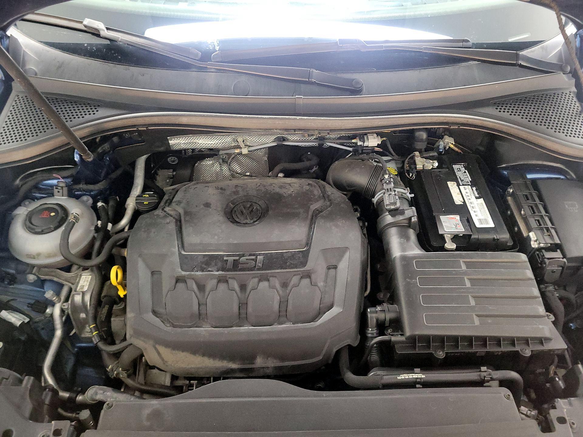 Thumbnail: 2018 Volkswagen Tiguan - 17