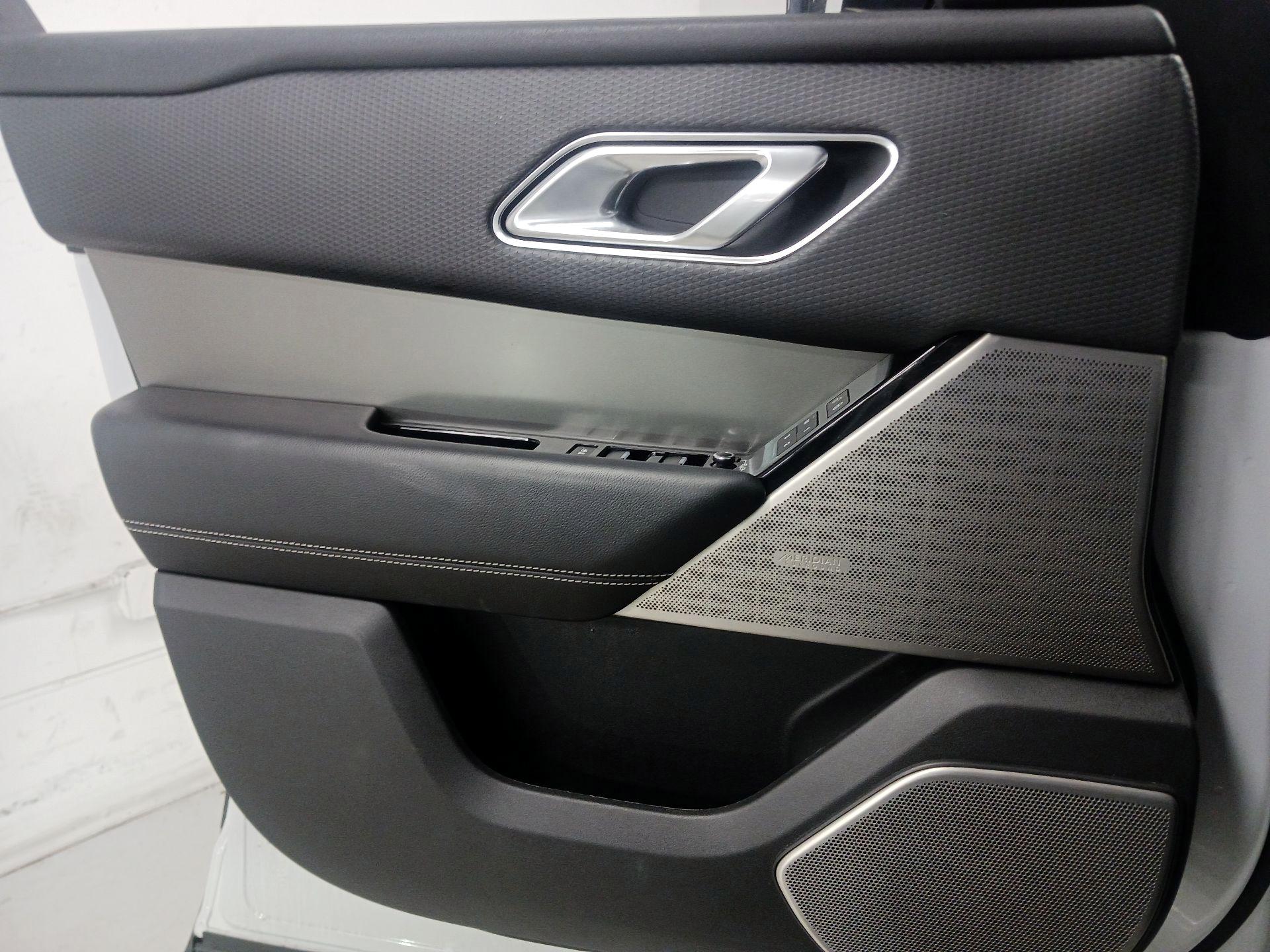 Thumbnail: 2018 Land Rover Range Rover Velar - 10