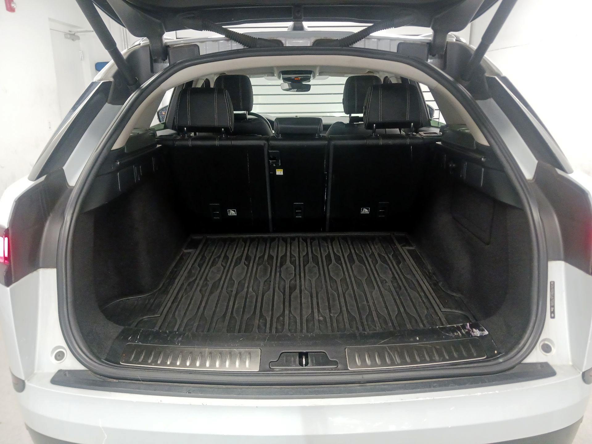 Thumbnail: 2018 Land Rover Range Rover Velar - 15