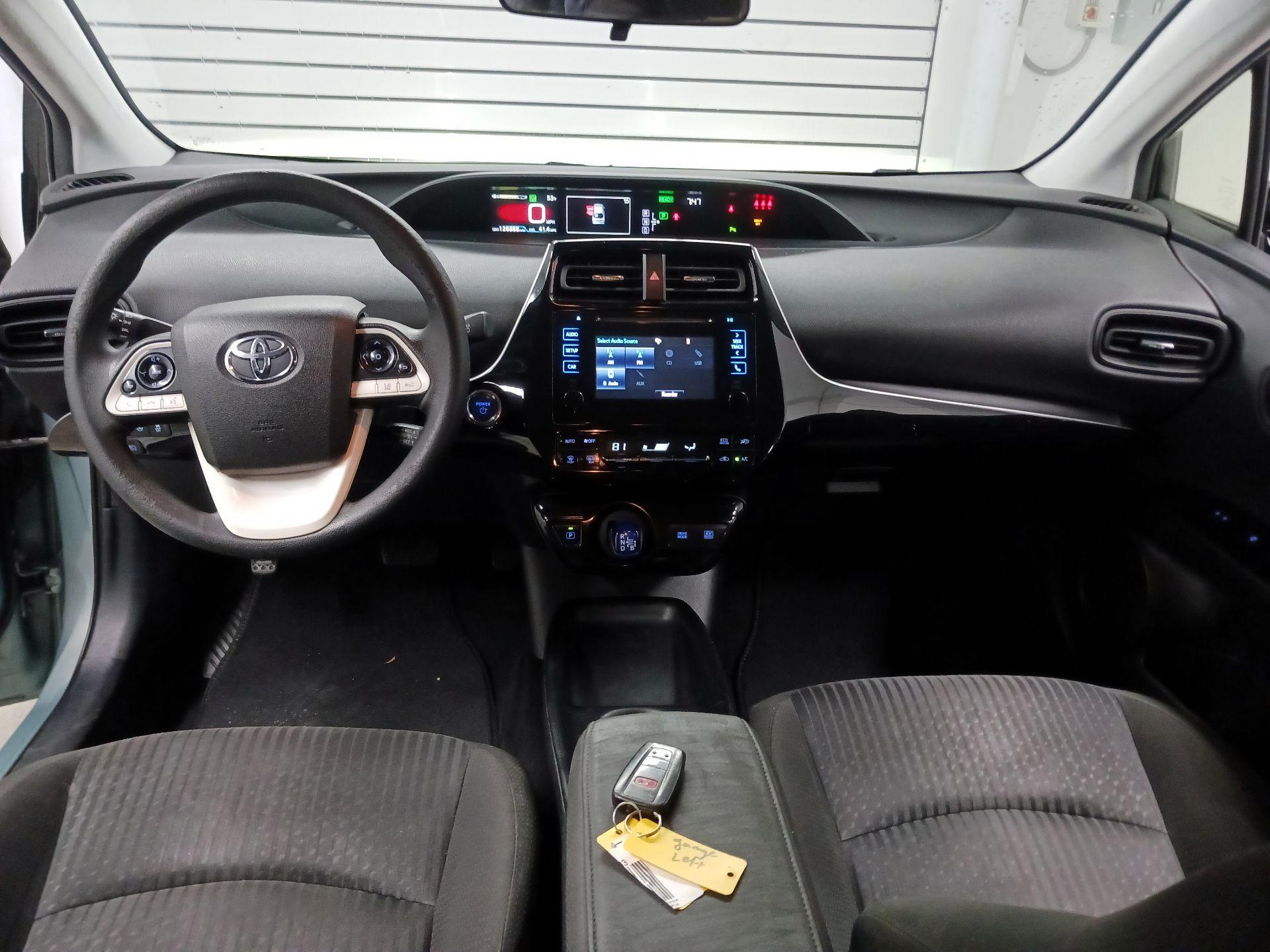 Thumbnail: 2017 Toyota Prius - 9